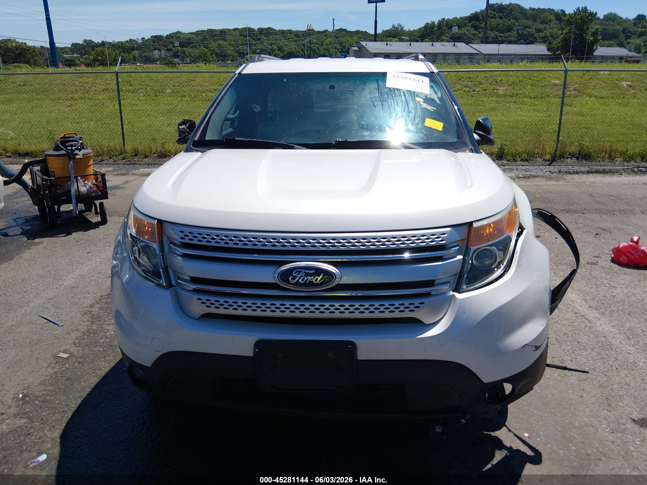 2012 Ford Explorer Xlt White vin: 1FMHK7D85CGA48056