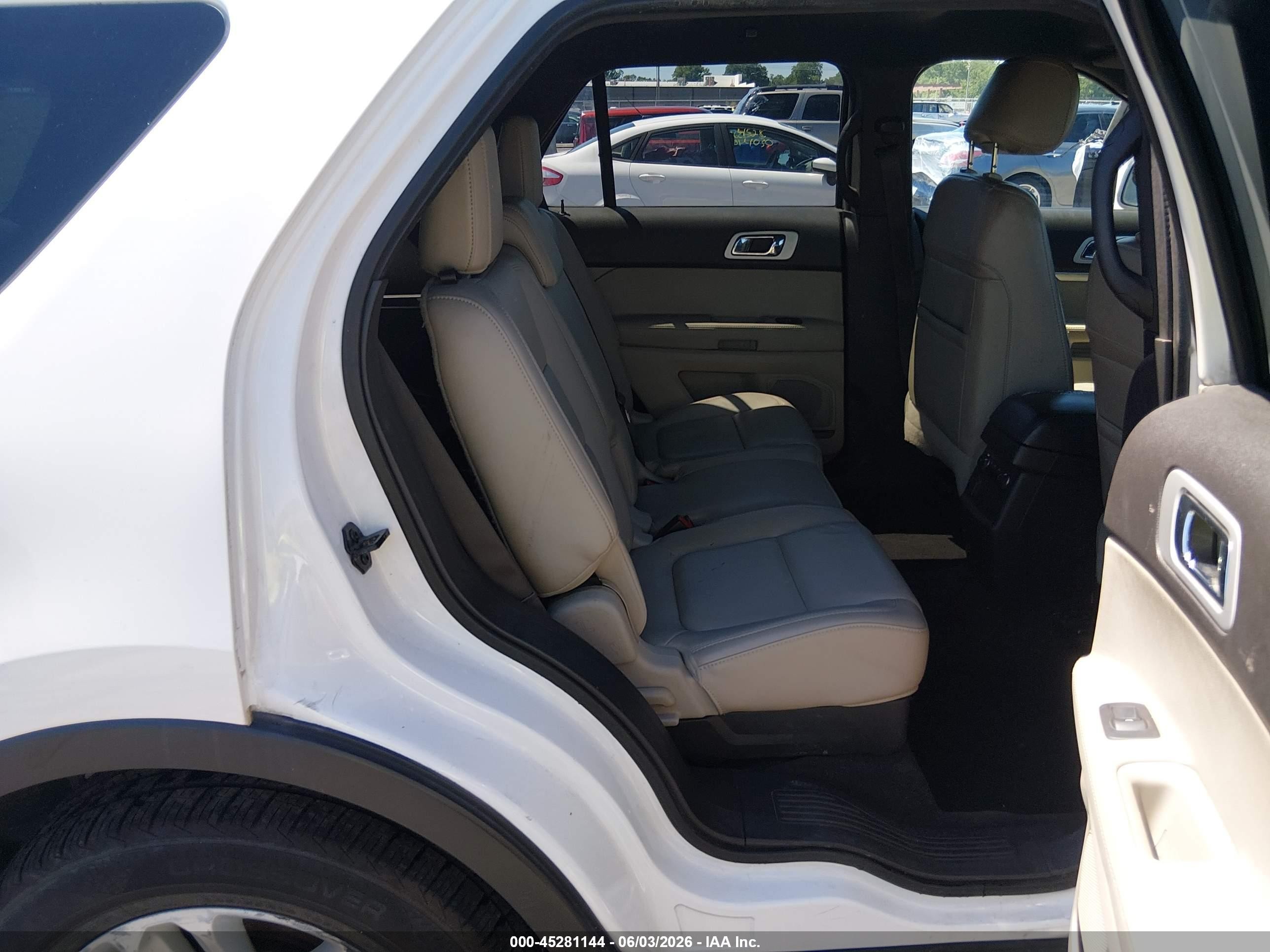 2012 Ford Explorer Xlt White vin: 1FMHK7D85CGA48056