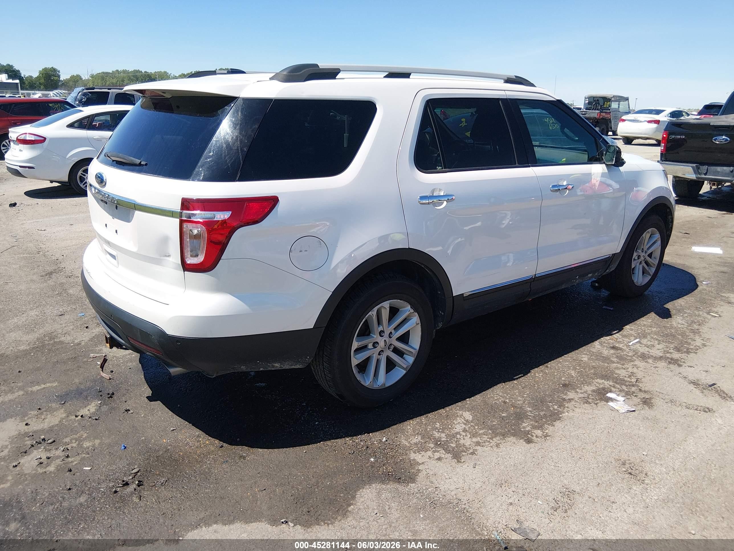 2012 Ford Explorer Xlt White vin: 1FMHK7D85CGA48056