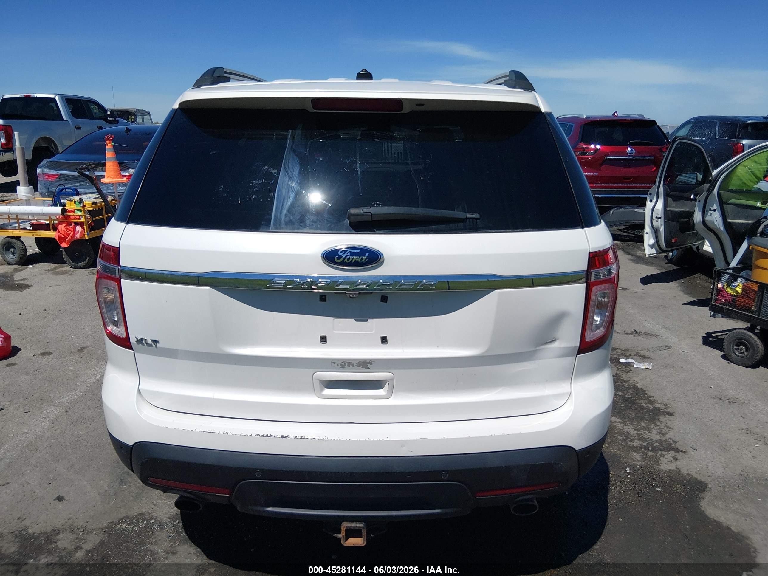 2012 Ford Explorer Xlt White vin: 1FMHK7D85CGA48056