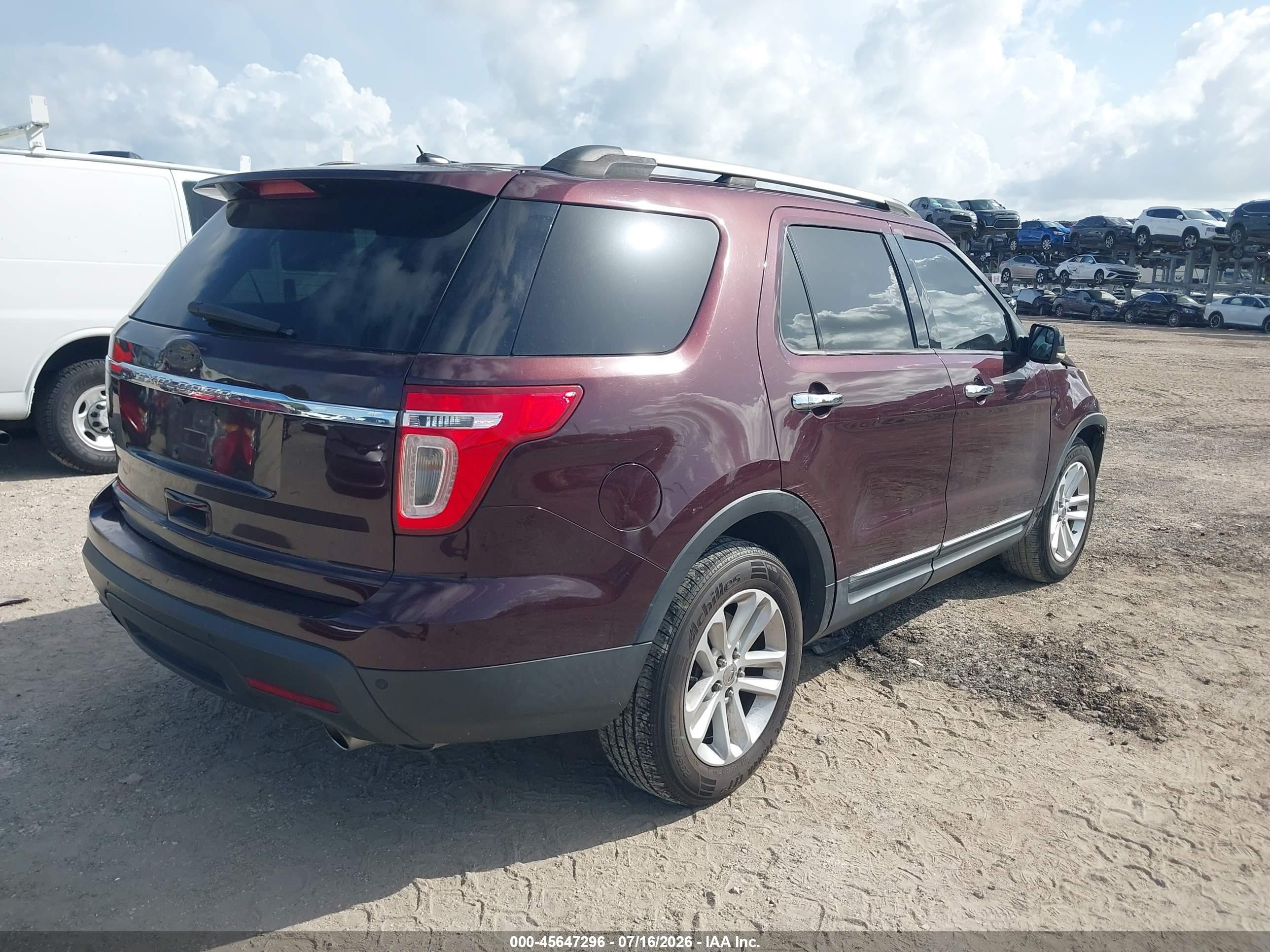 2011 Ford Explorer Xlt Burgundy vin: 1FMHK7D86BGA05005