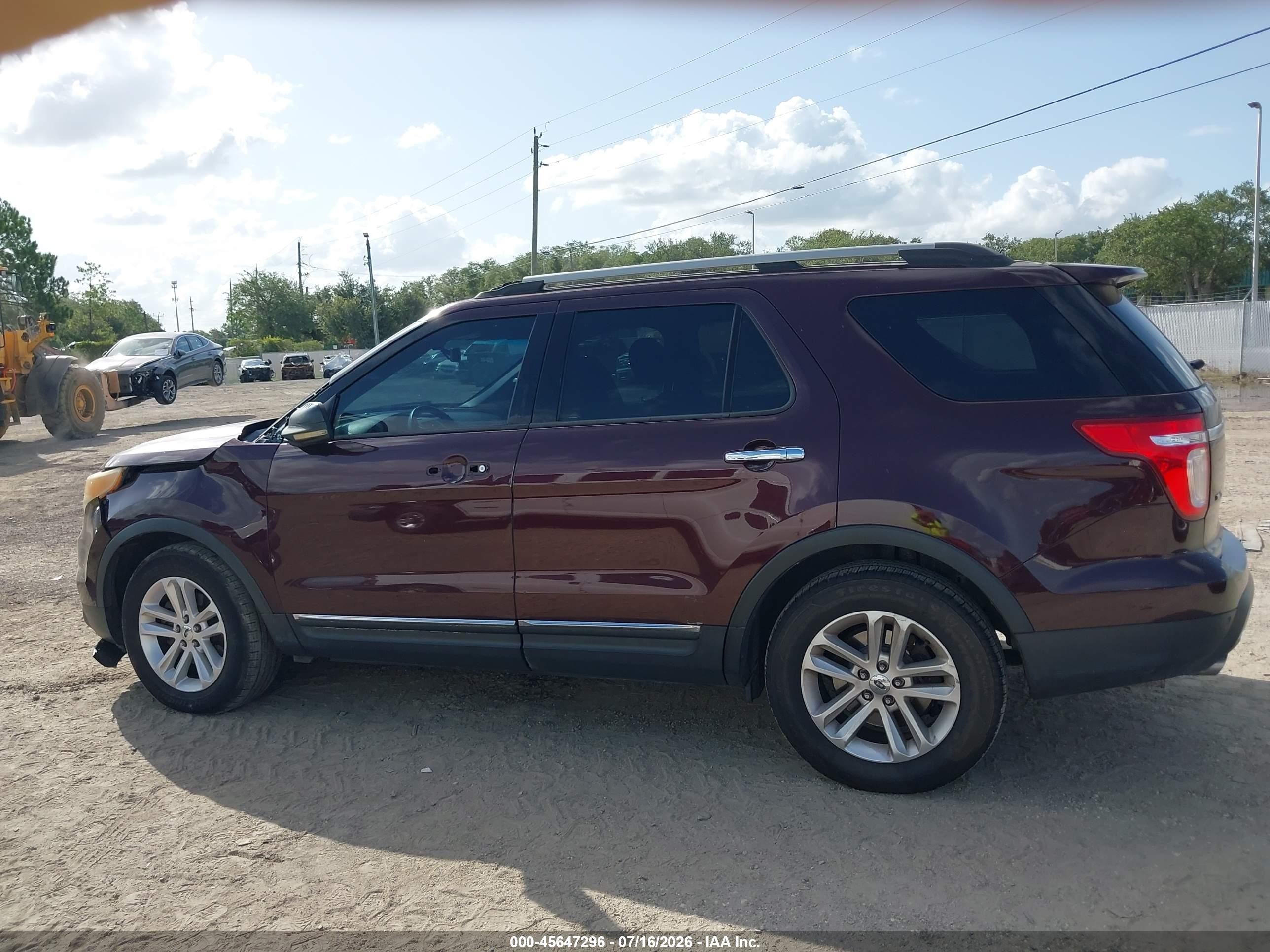 2011 Ford Explorer Xlt Burgundy vin: 1FMHK7D86BGA05005