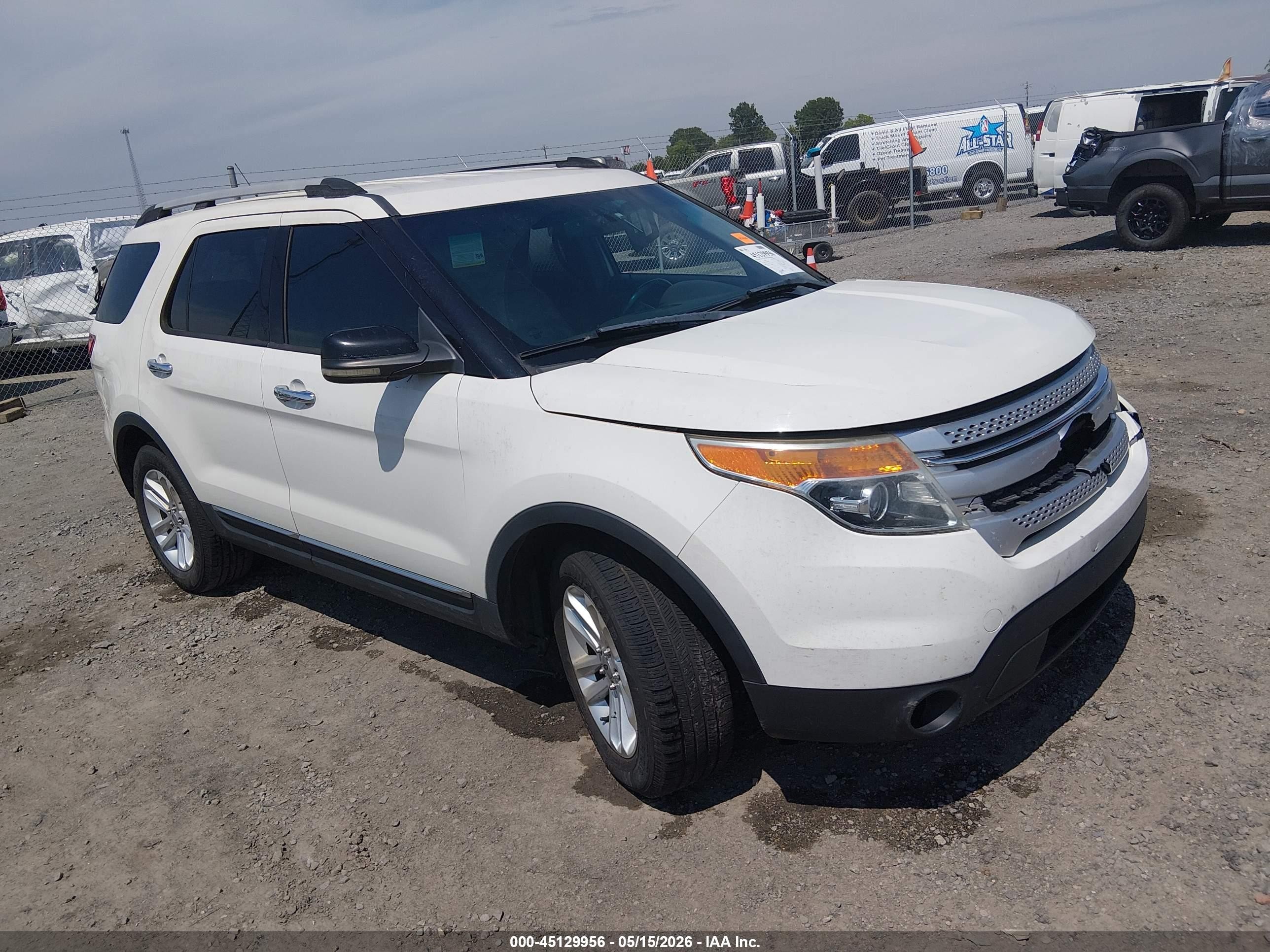 2011 Ford Explorer Xlt White vin: 1FMHK7D86BGA30003
