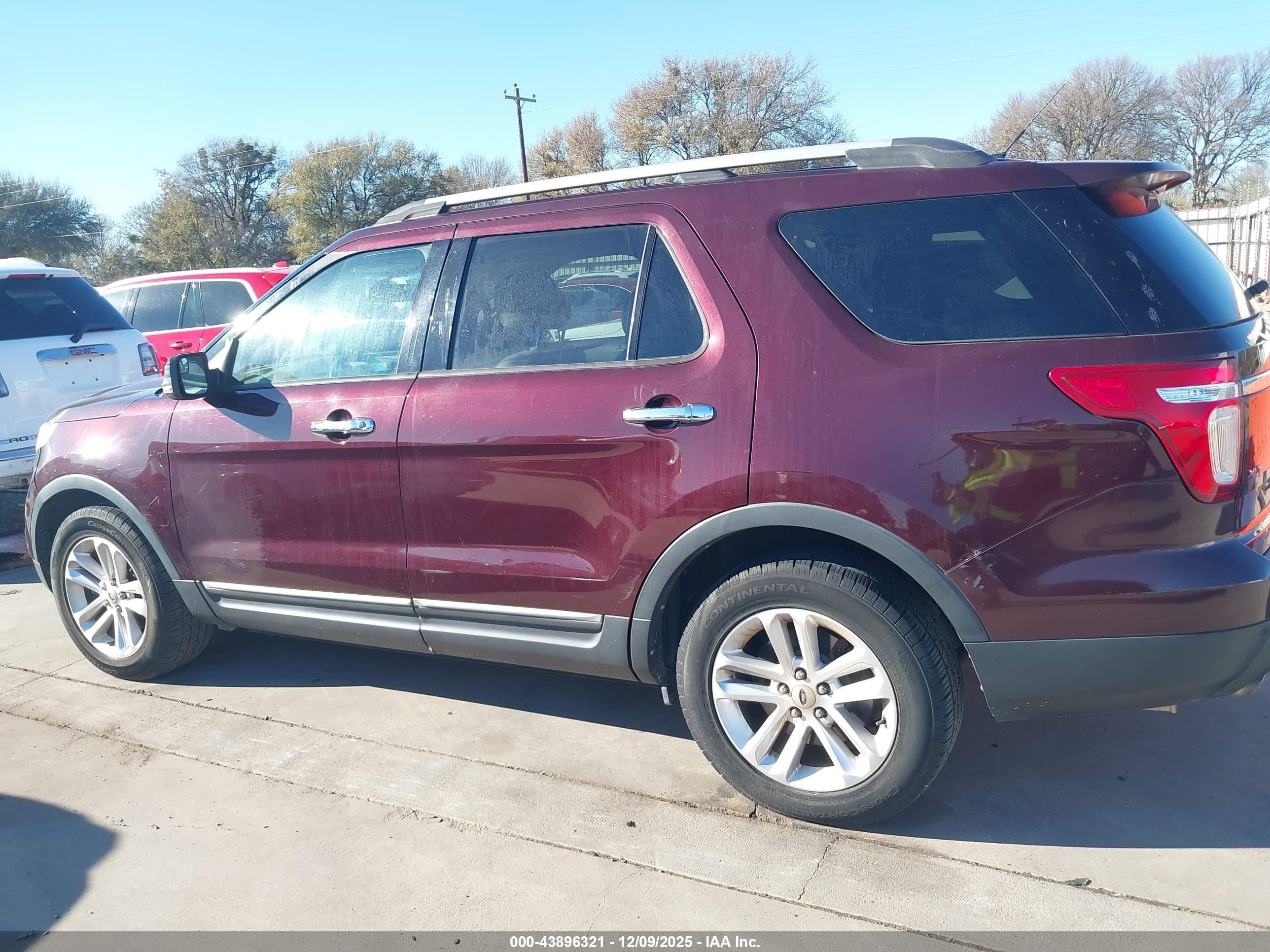 2011 Ford Explorer Xlt Maroon vin: 1FMHK7D86BGA33158