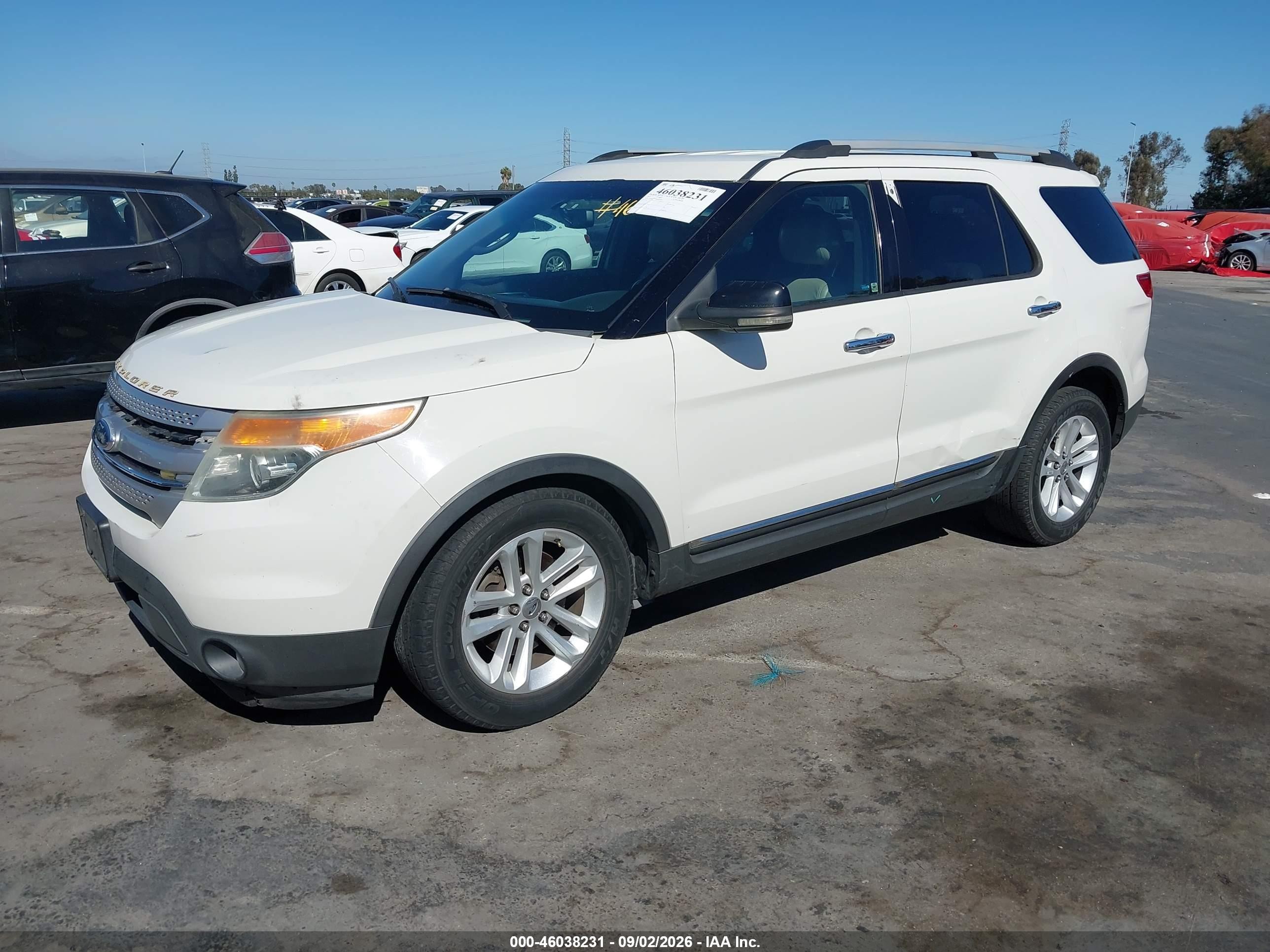 2011 Ford Explorer Xlt White vin: 1FMHK7D86BGA93988