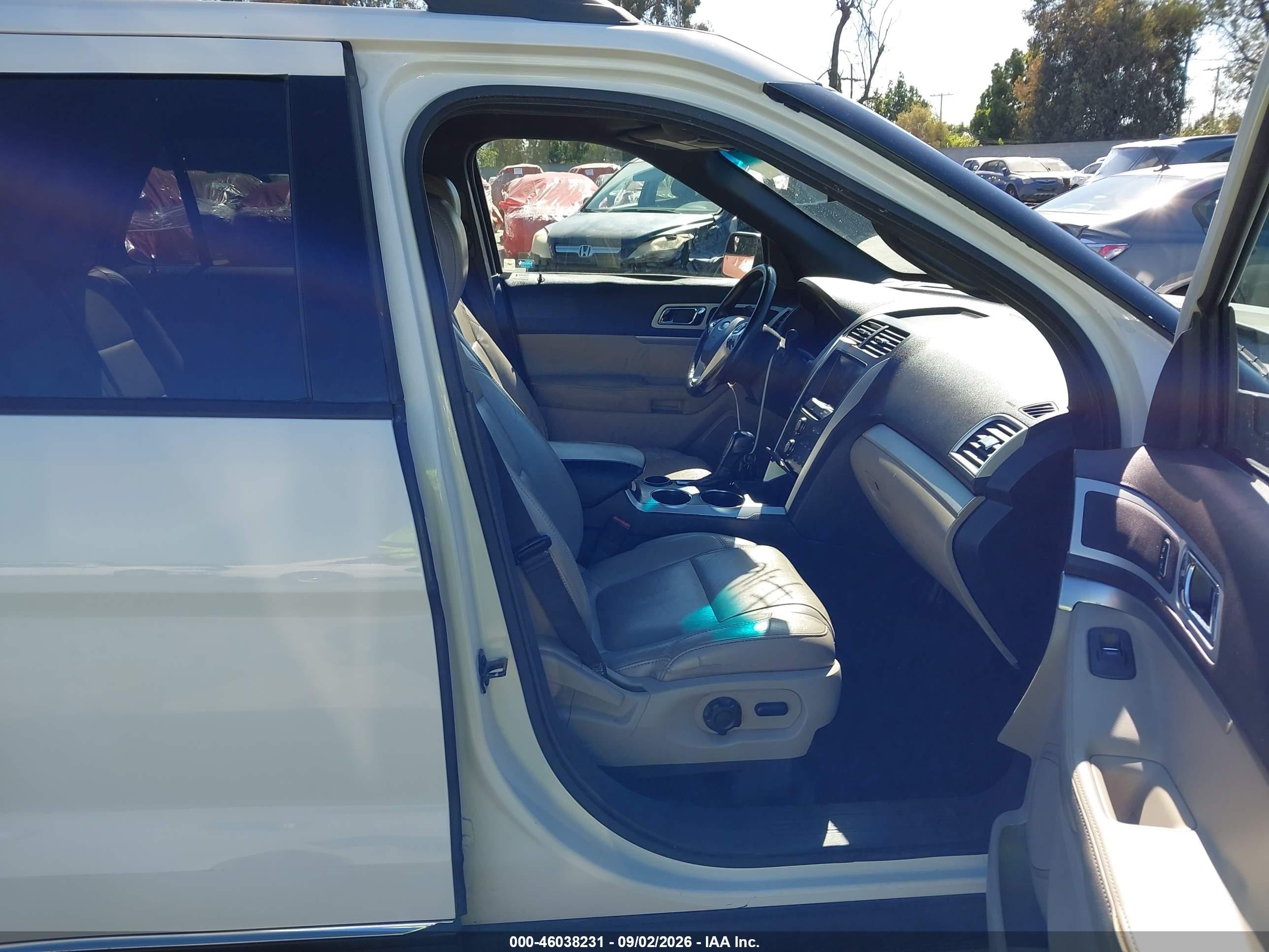 2011 Ford Explorer Xlt White vin: 1FMHK7D86BGA93988
