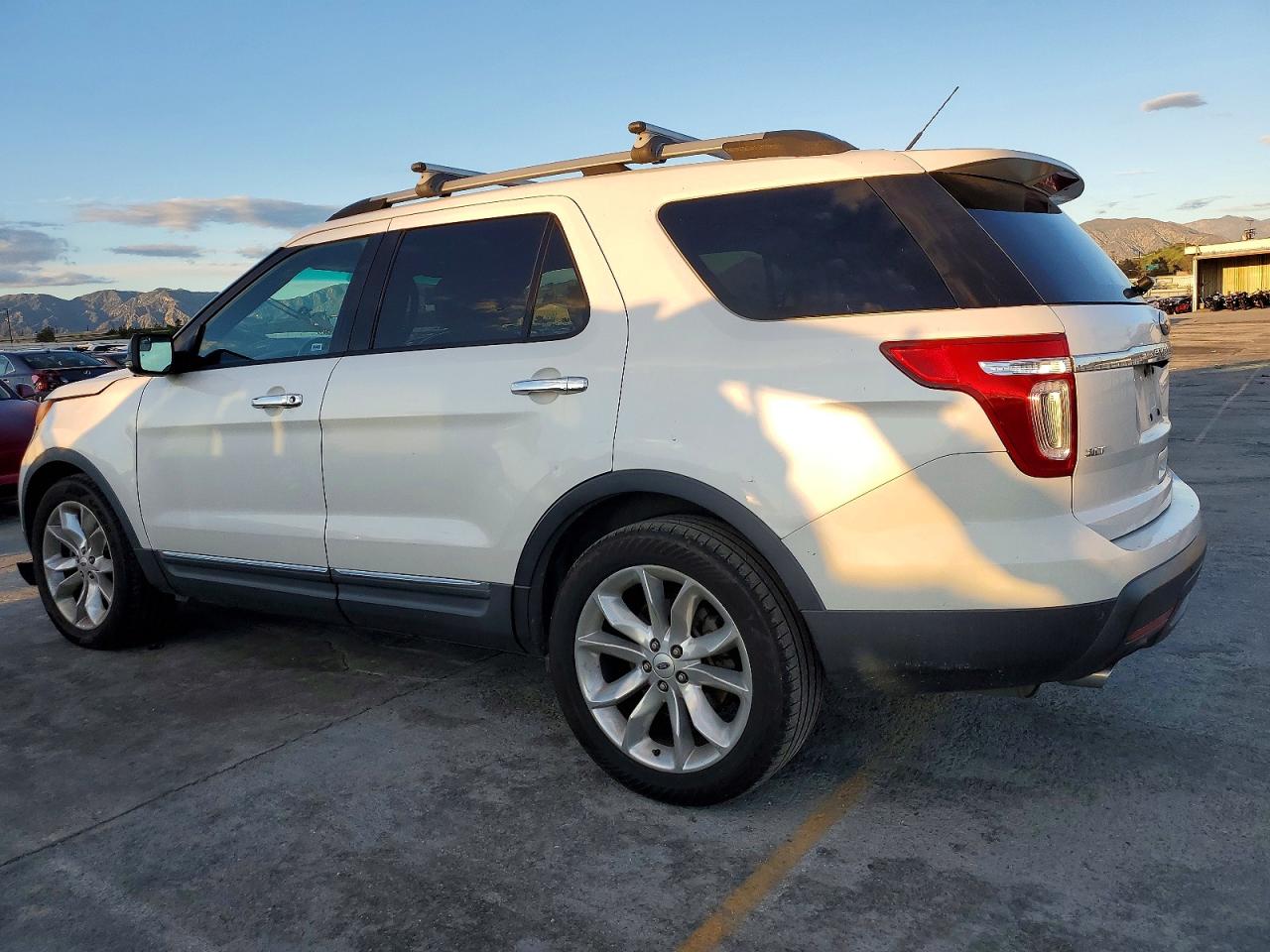 2012 Ford Explorer Xlt White vin: 1FMHK7D86CGA25725