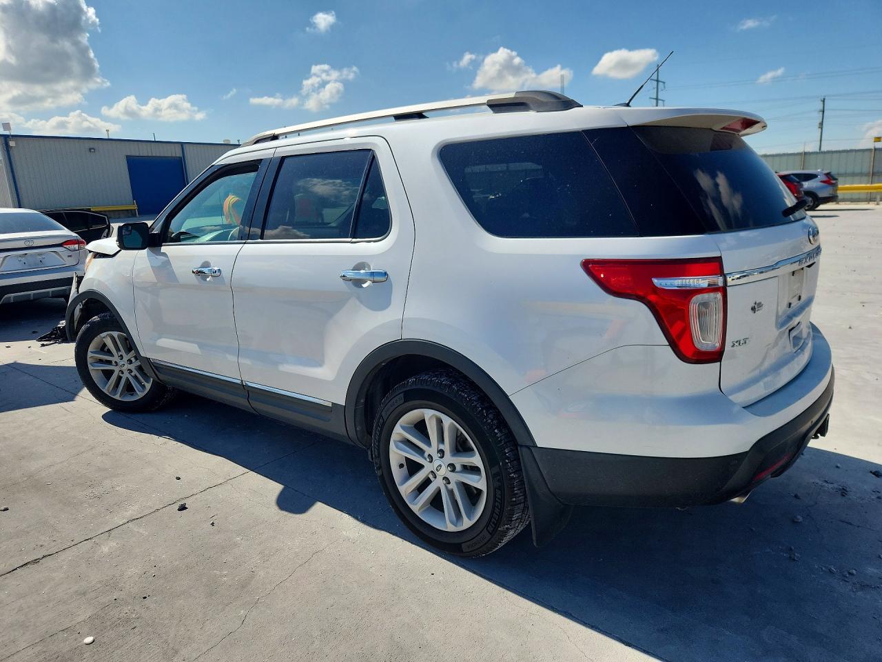 2012 Ford Explorer Xlt White vin: 1FMHK7D86CGA31380