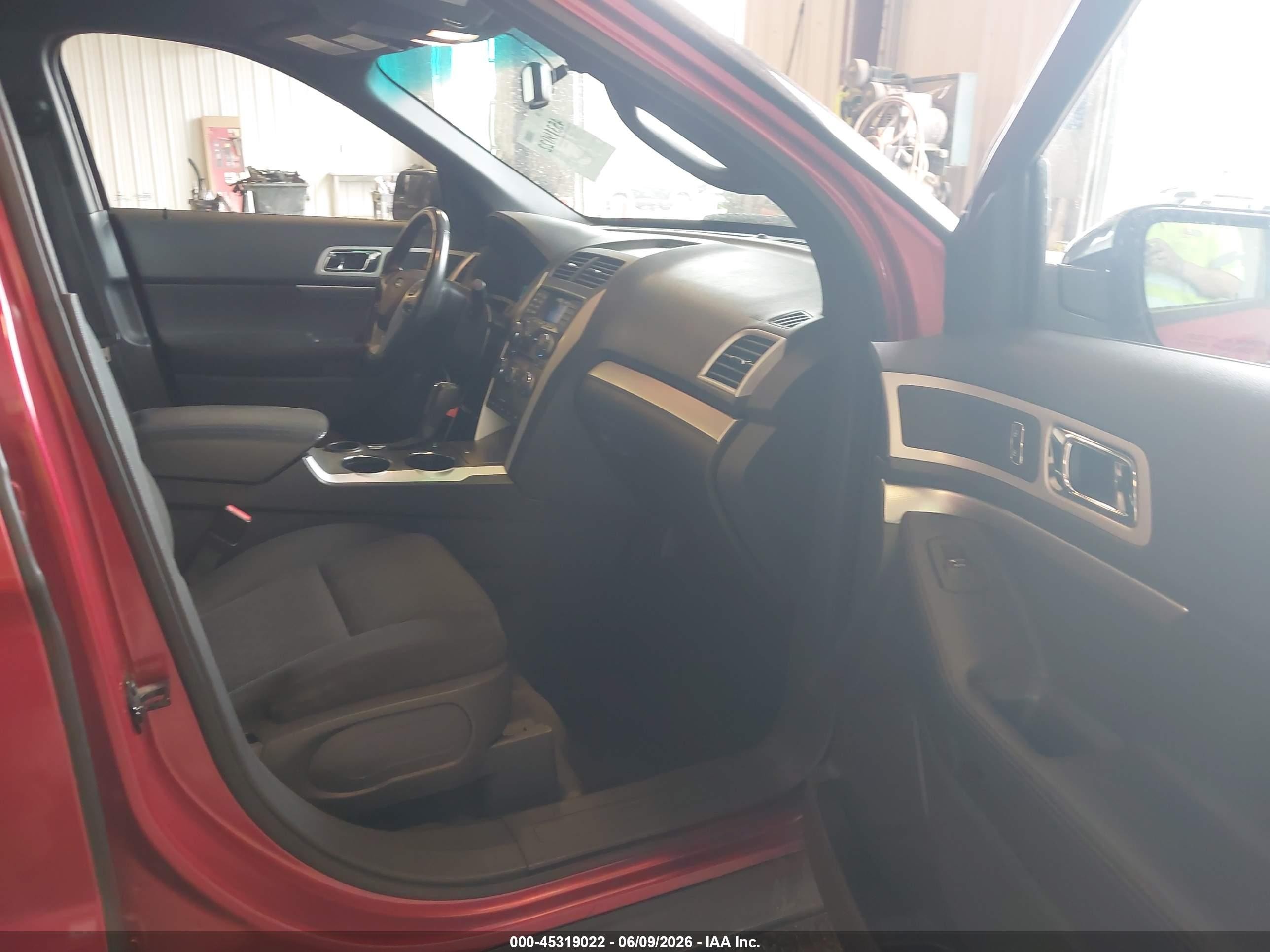 2011 Ford Explorer Xlt Красный vin: 1FMHK7D87BGA49773
