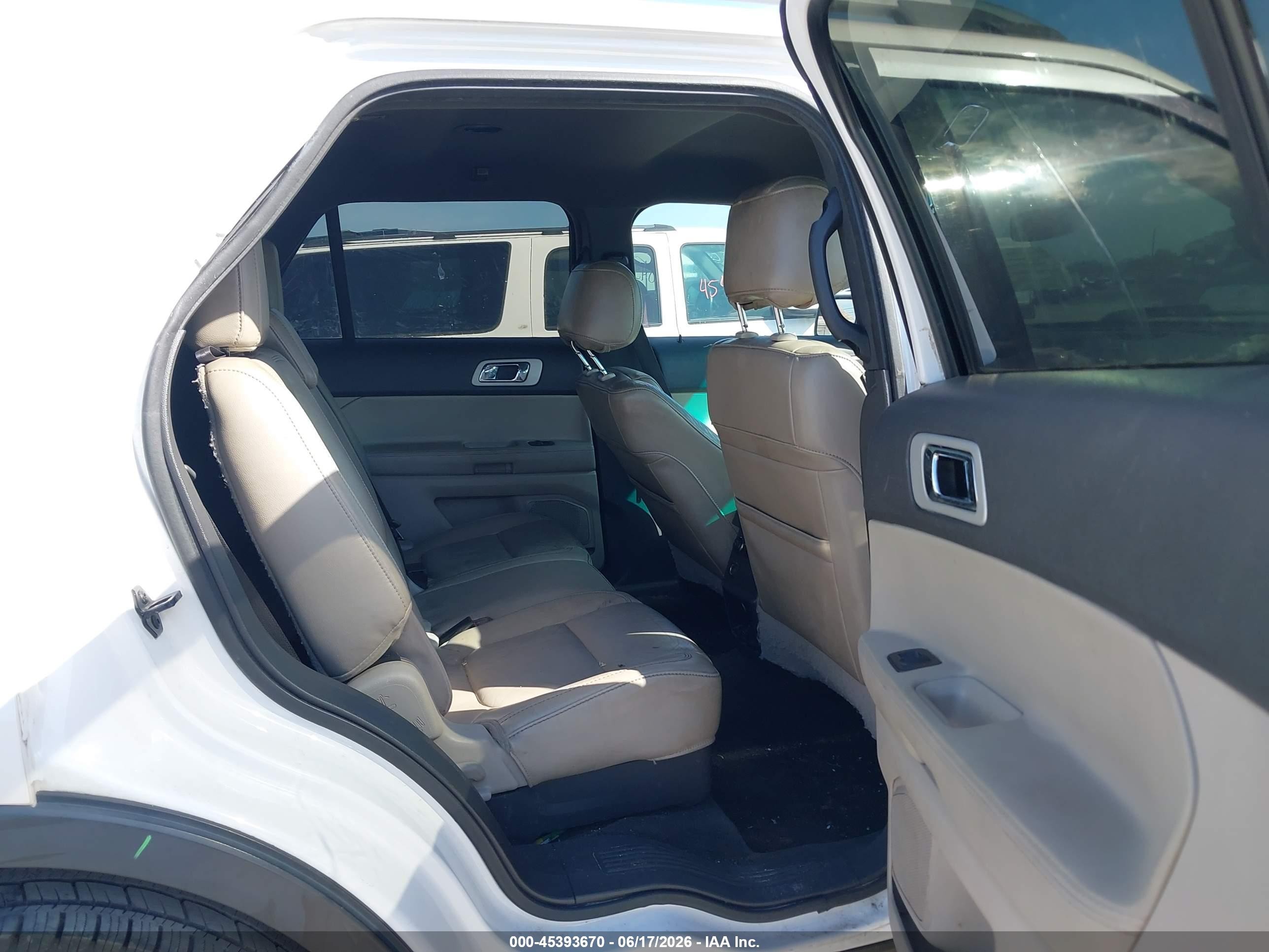 2011 Ford Explorer Xlt White vin: 1FMHK7D87BGA75399