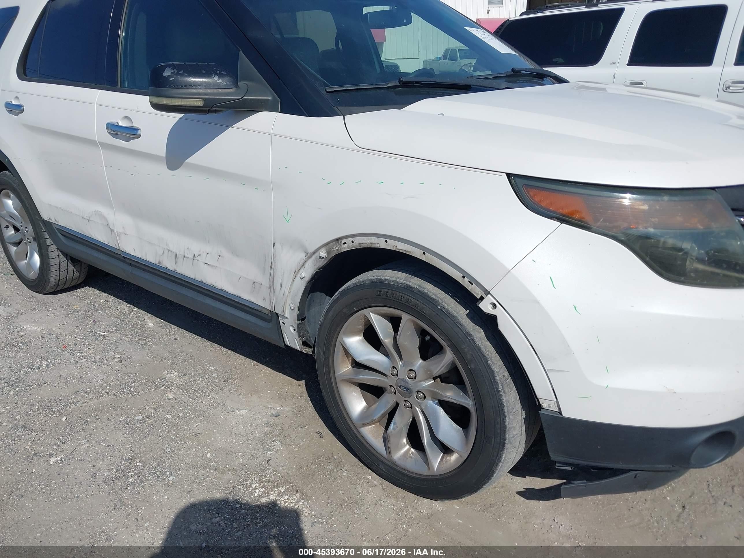 2011 Ford Explorer Xlt White vin: 1FMHK7D87BGA75399