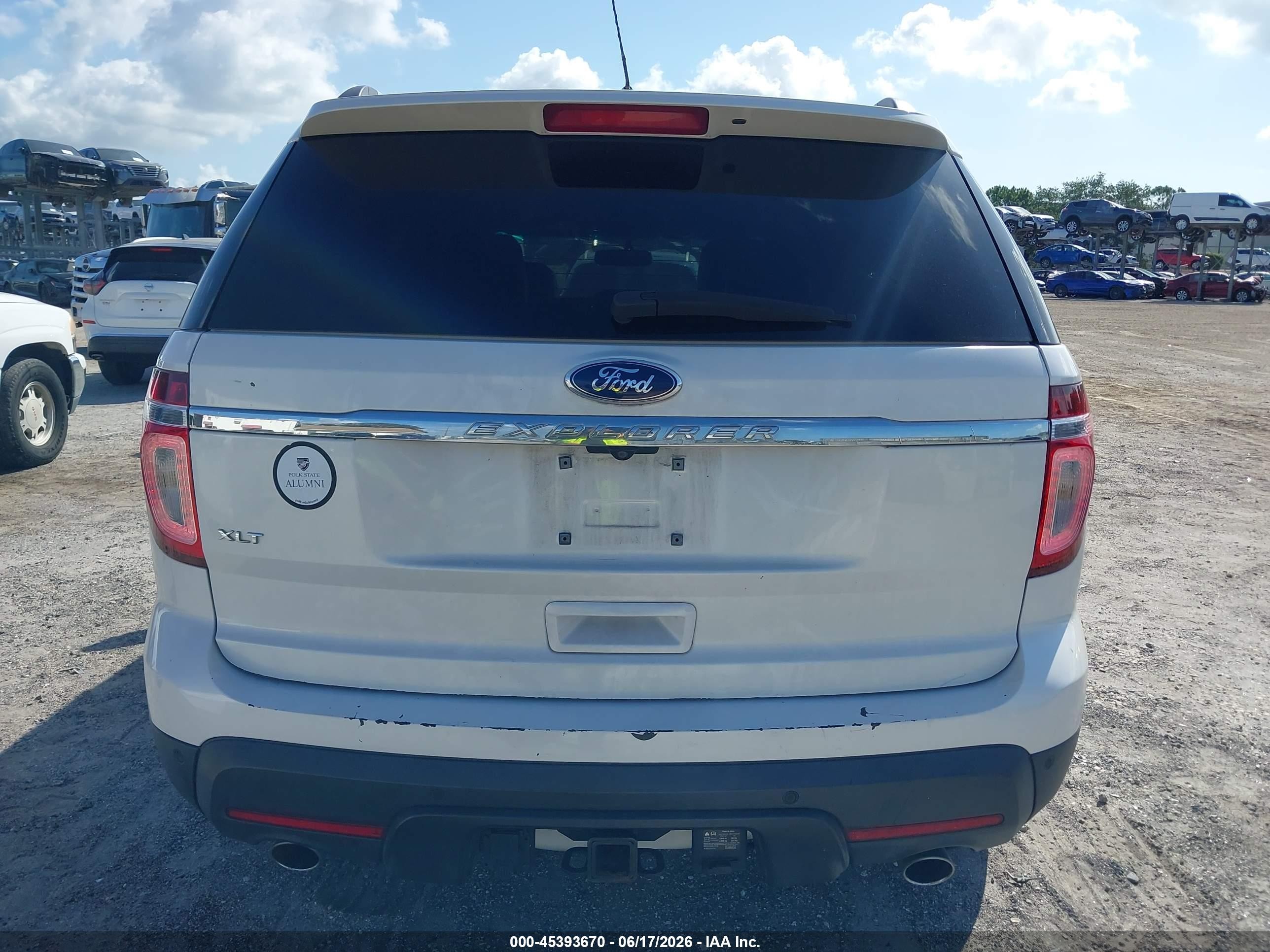 2011 Ford Explorer Xlt White vin: 1FMHK7D87BGA75399