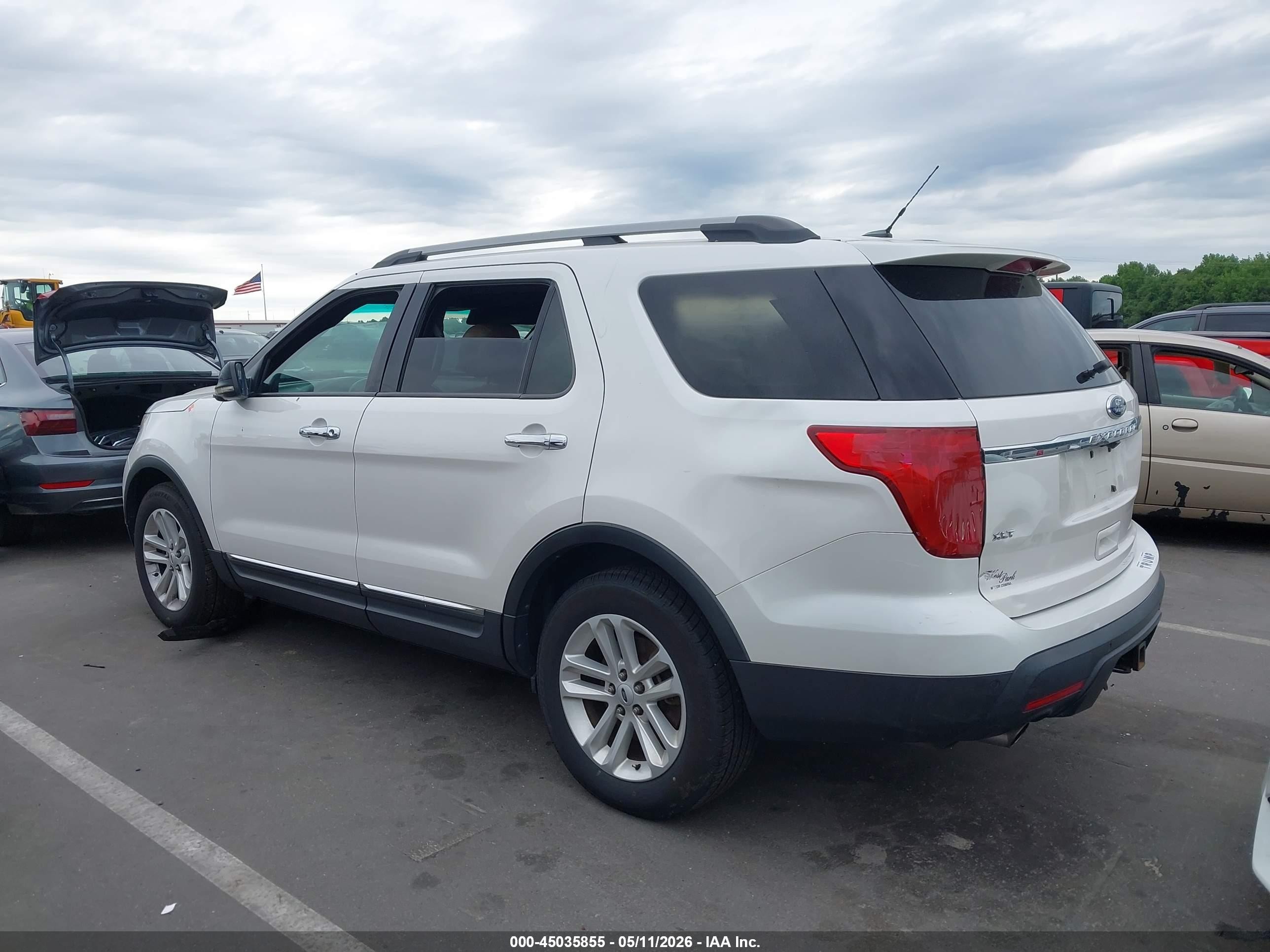 2012 Ford Explorer Xlt White vin: 1FMHK7D87CGA15382