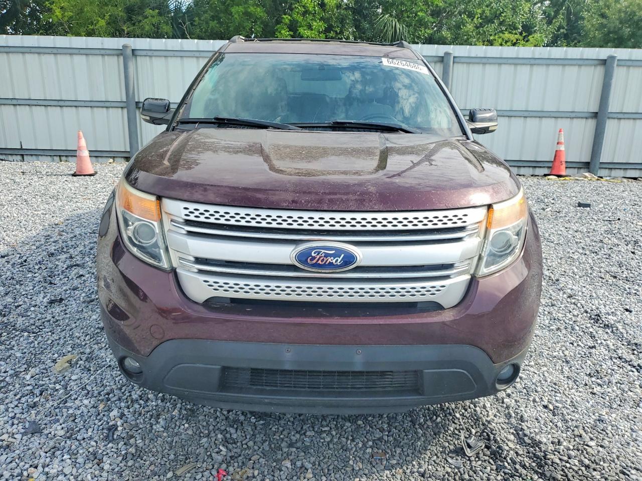 2011 Ford Explorer Xlt Burgundy vin: 1FMHK7D88BGA14112