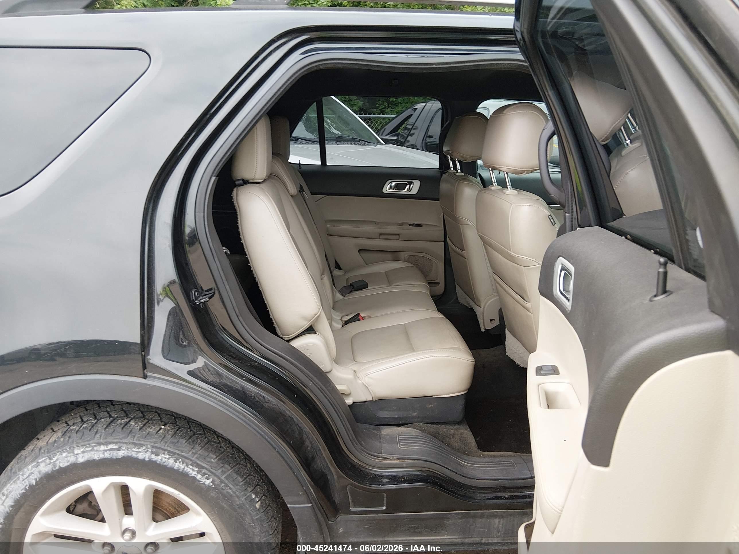 2011 Ford Explorer Xlt Black vin: 1FMHK7D88BGA47899