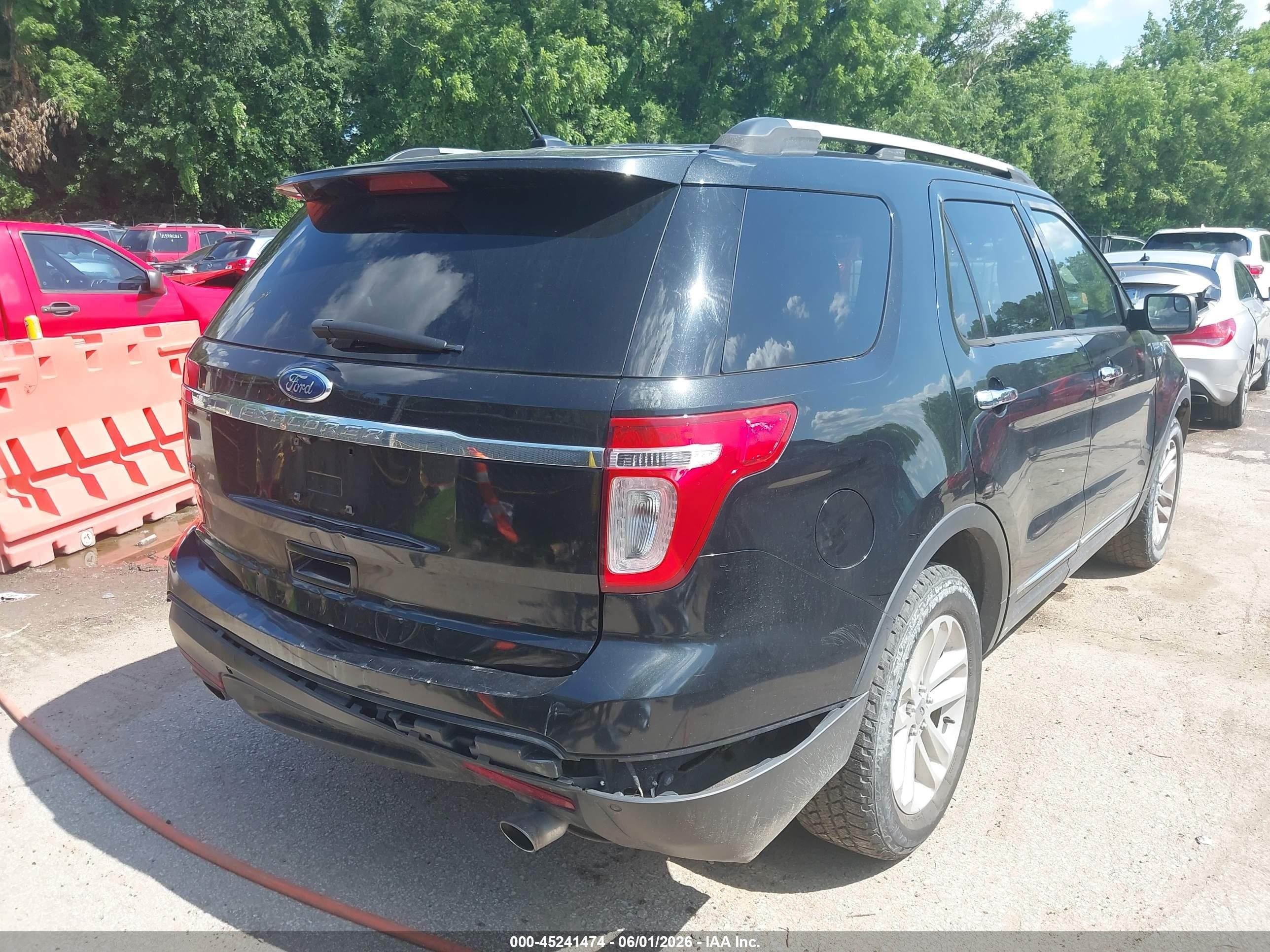 2011 Ford Explorer Xlt Black vin: 1FMHK7D88BGA47899