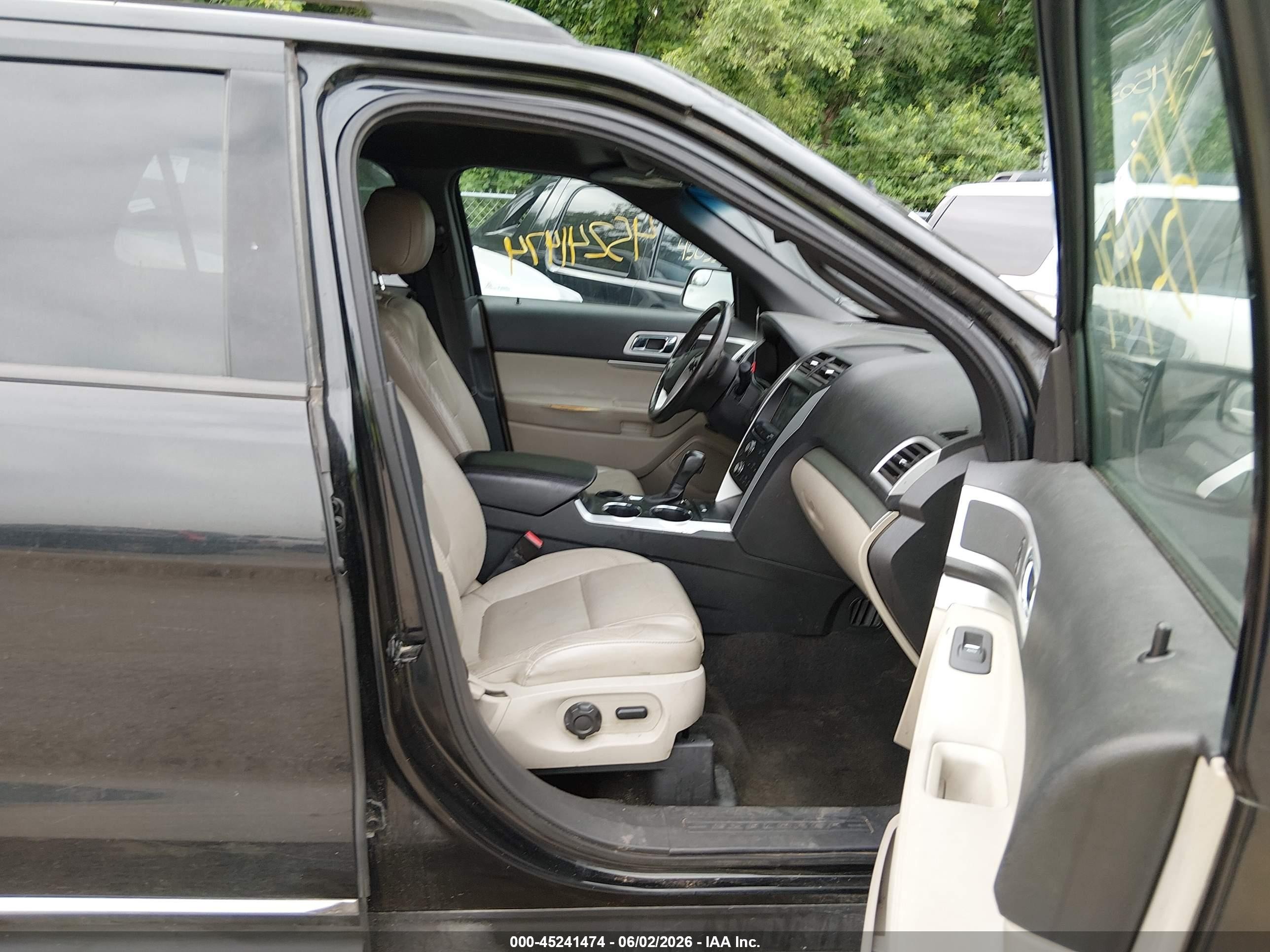 2011 Ford Explorer Xlt Black vin: 1FMHK7D88BGA47899