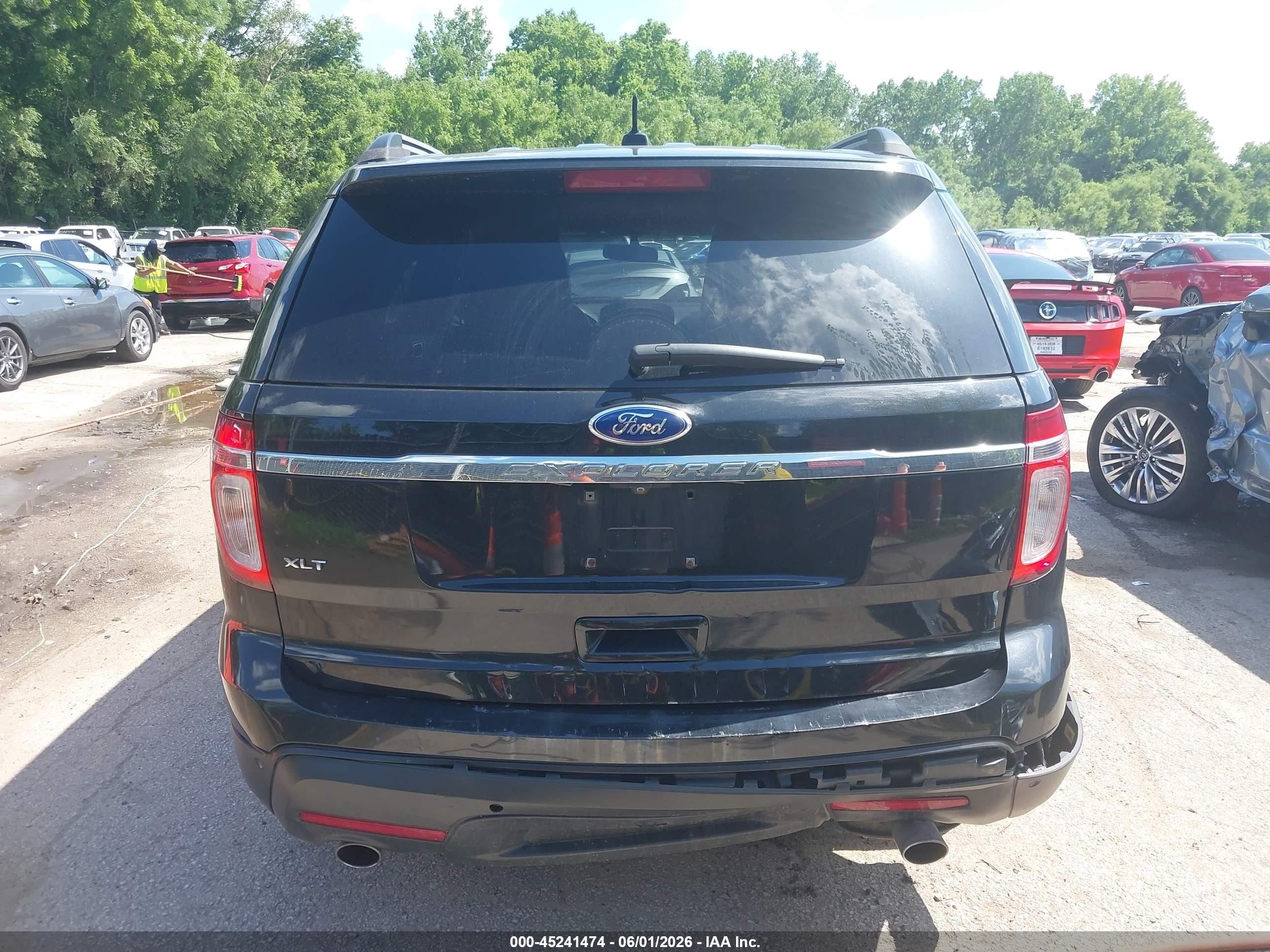 2011 Ford Explorer Xlt Black vin: 1FMHK7D88BGA47899
