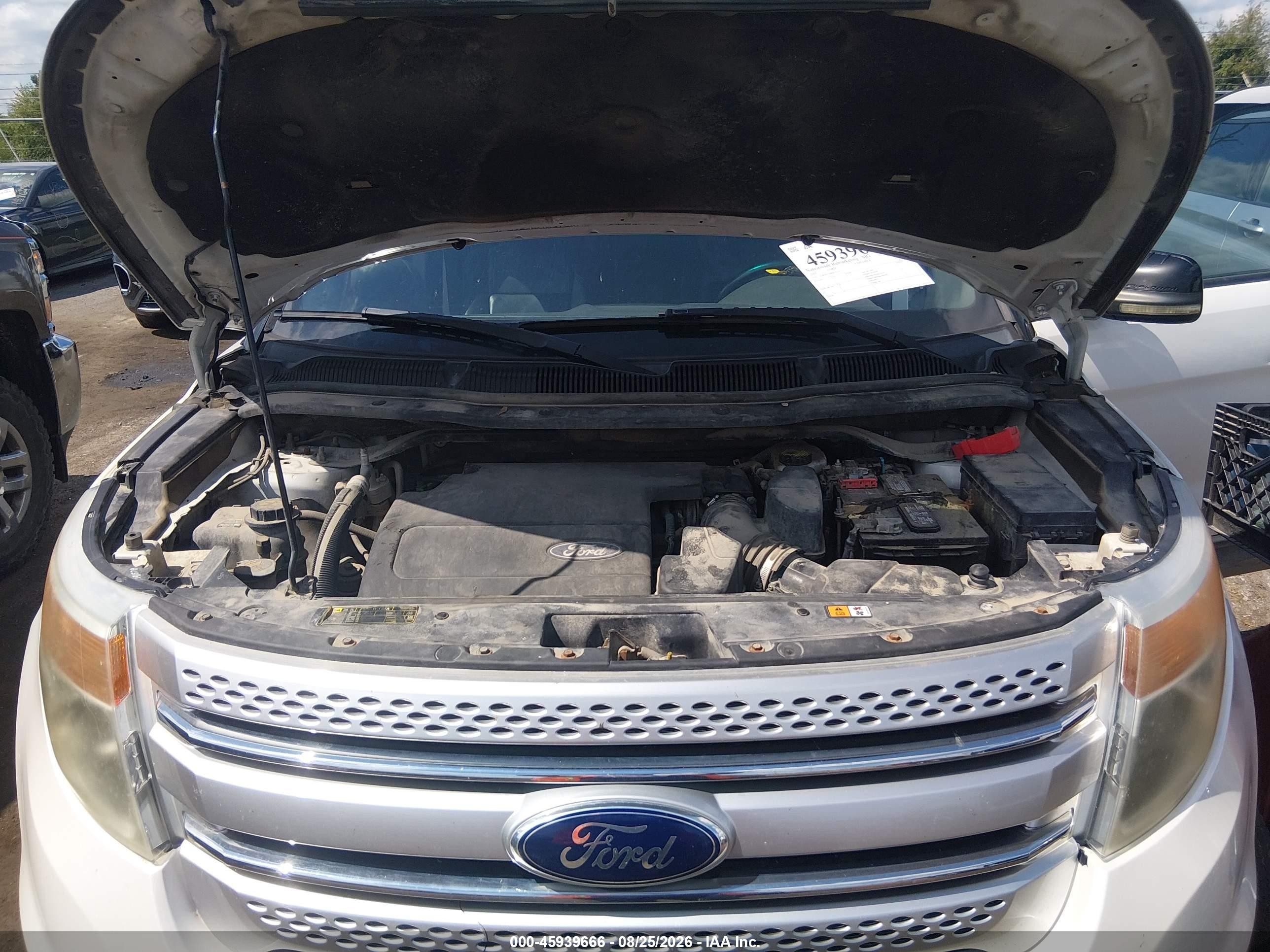 2011 Ford Explorer Xlt White vin: 1FMHK7D88BGA76173