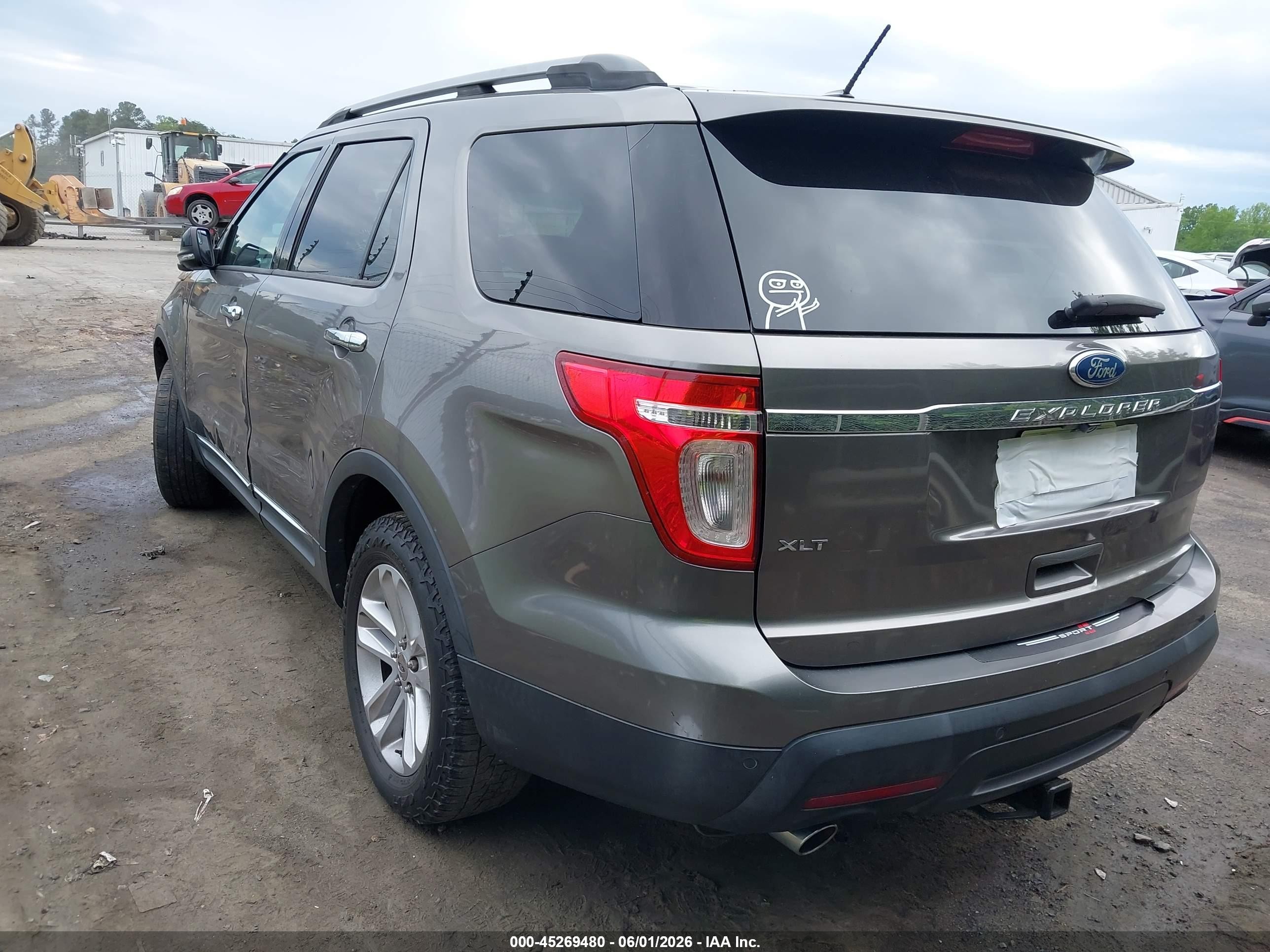2011 Ford Explorer Xlt Серый vin: 1FMHK7D88BGA82166