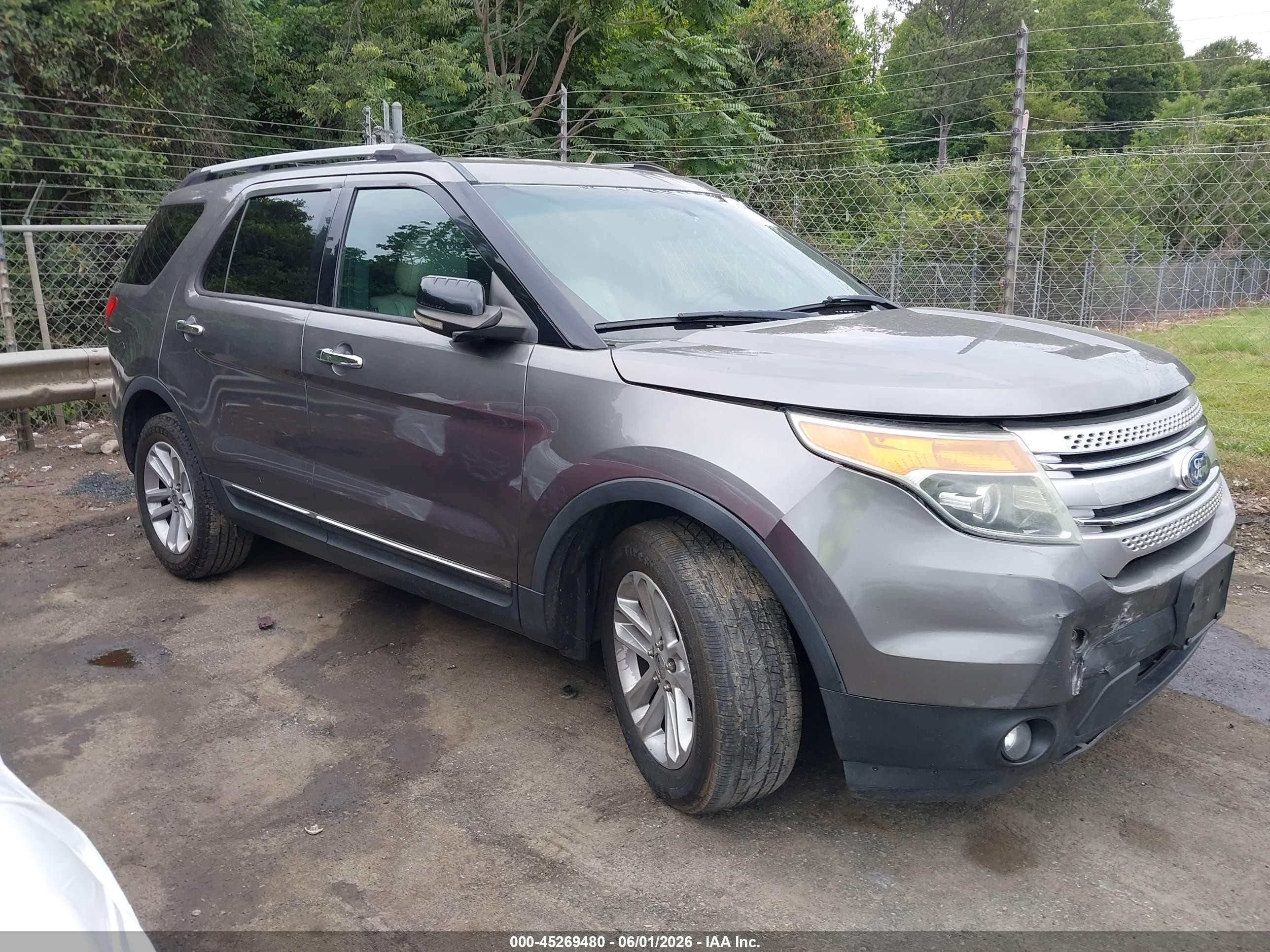 2011 Ford Explorer Xlt Серый vin: 1FMHK7D88BGA82166