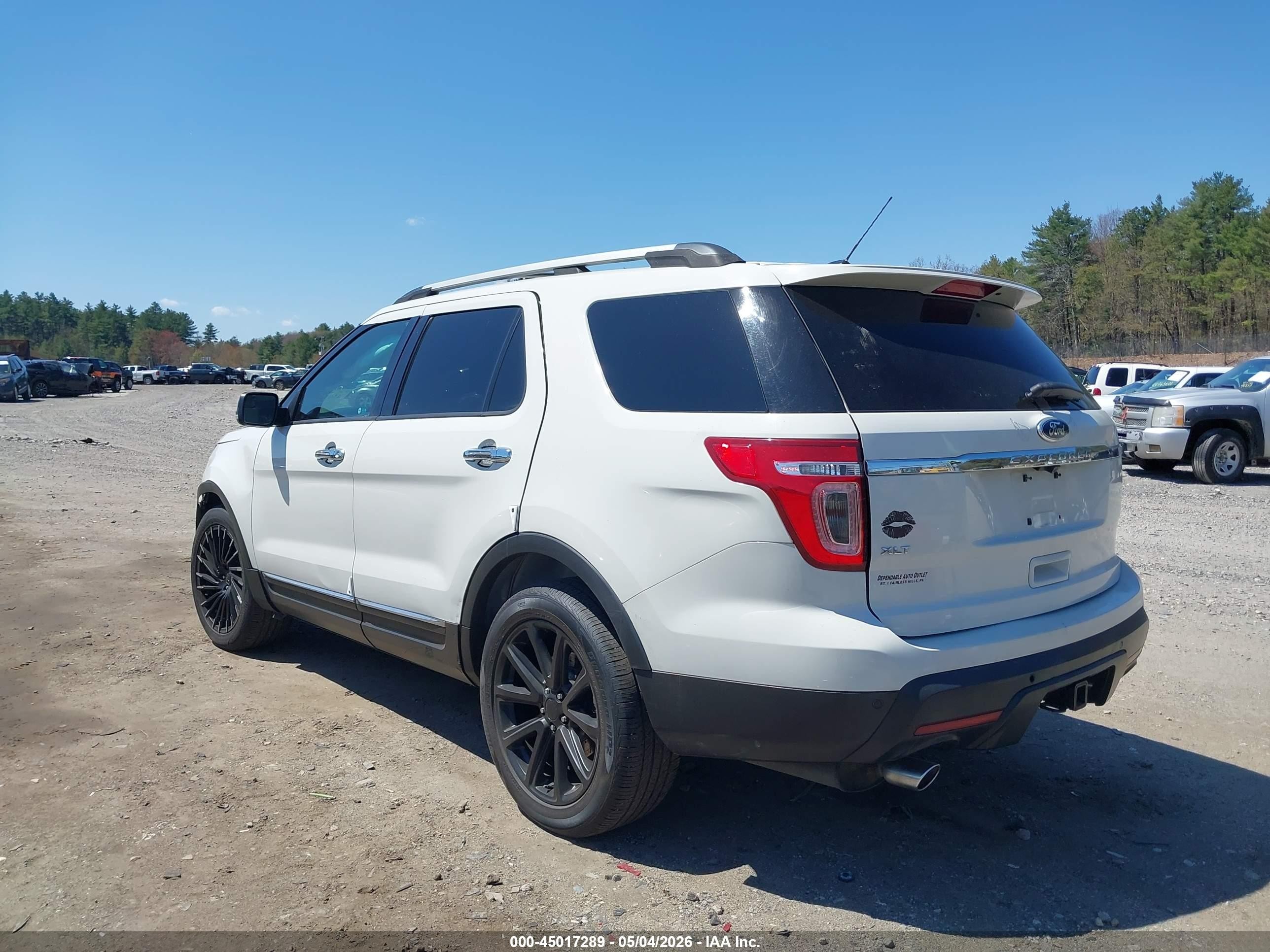2012 Ford Explorer Xlt White vin: 1FMHK7D88CGA79219
