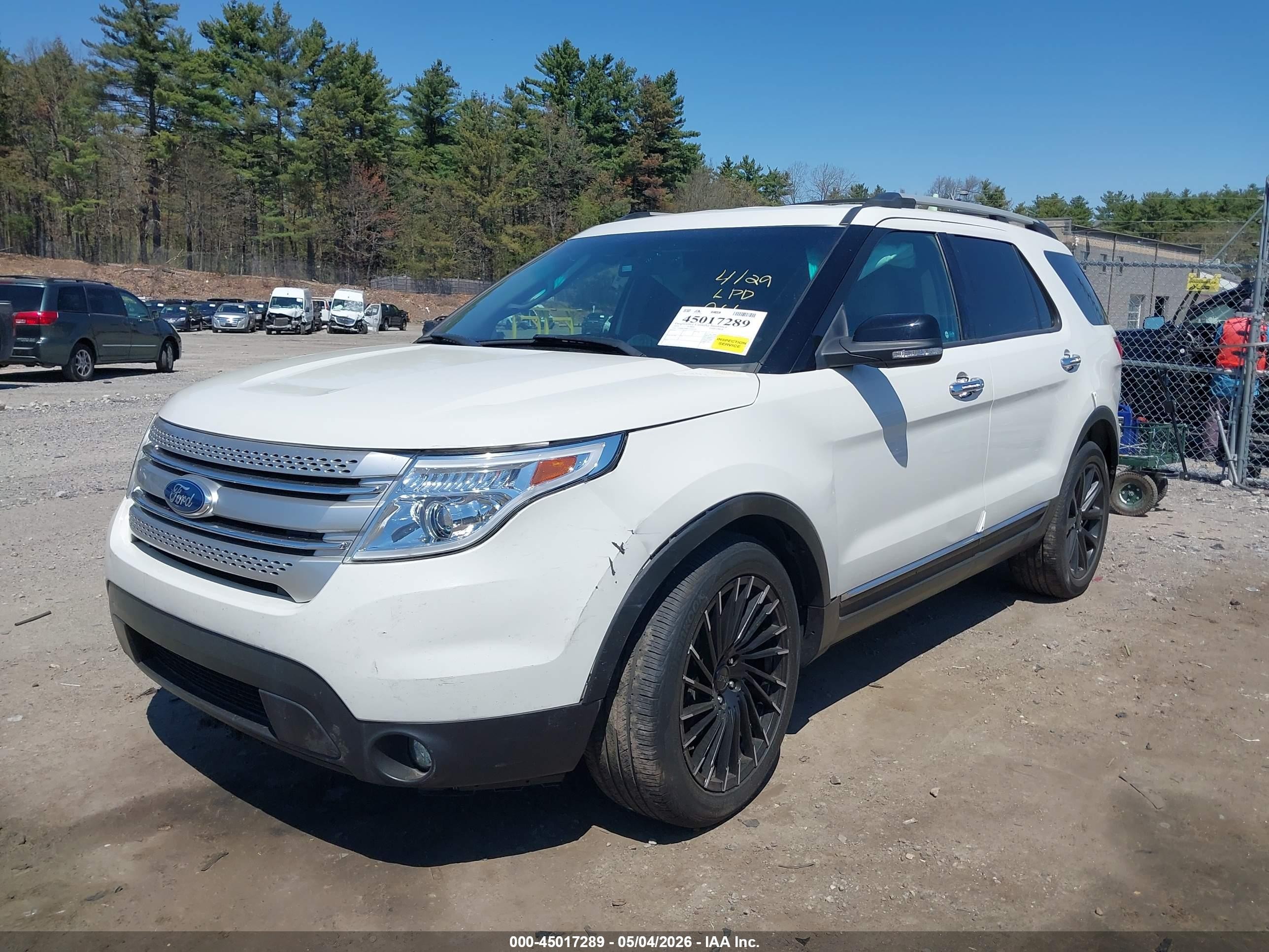 2012 Ford Explorer Xlt White vin: 1FMHK7D88CGA79219