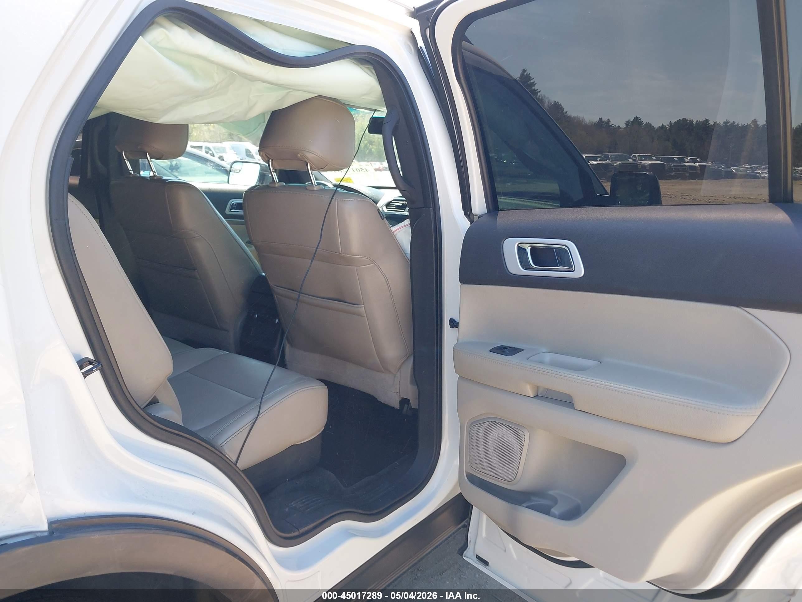 2012 Ford Explorer Xlt White vin: 1FMHK7D88CGA79219