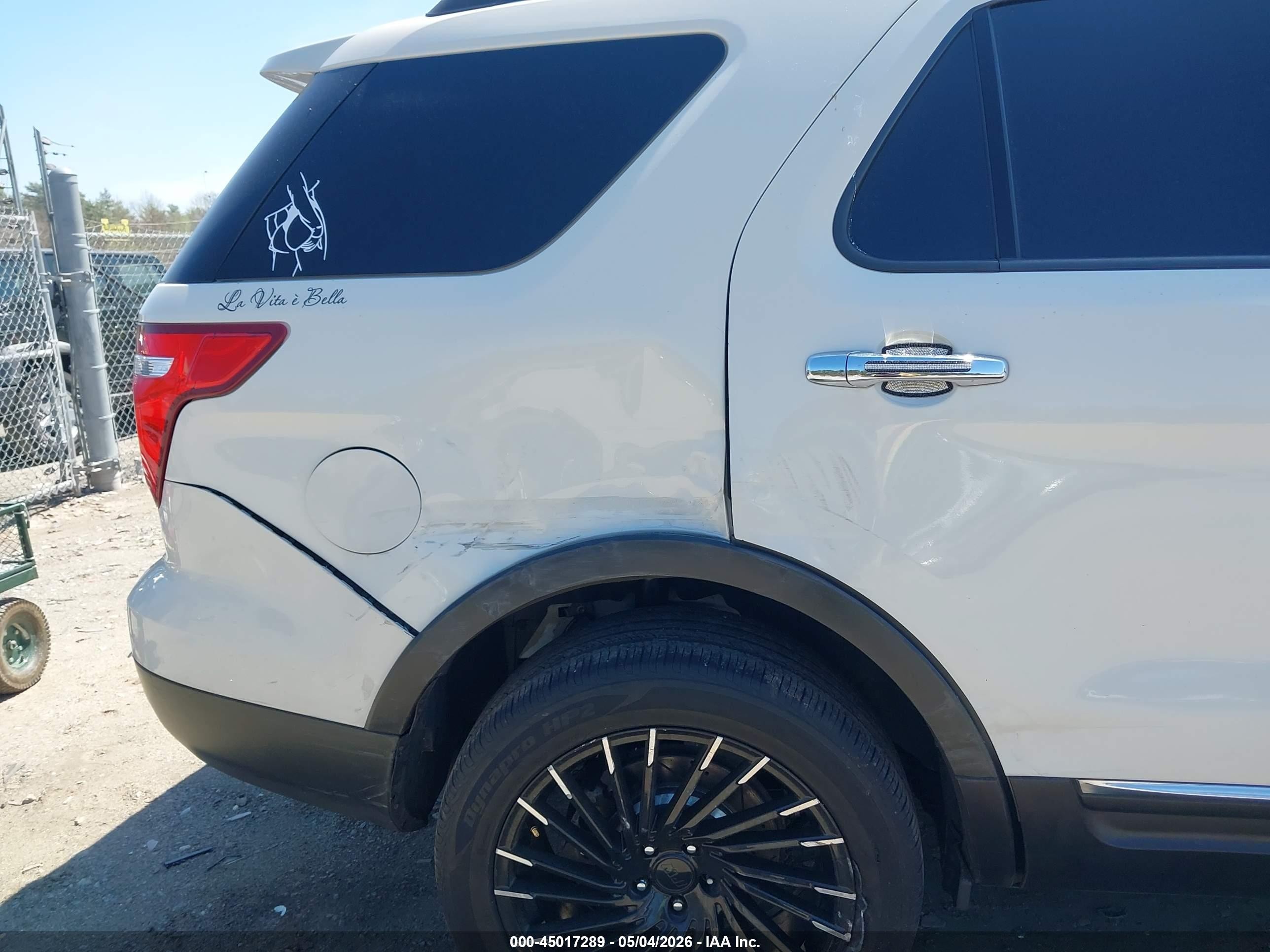 2012 Ford Explorer Xlt White vin: 1FMHK7D88CGA79219