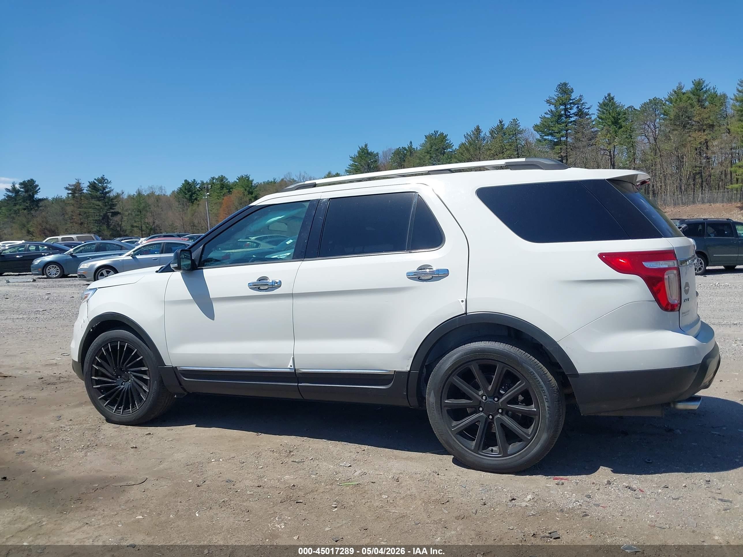 2012 Ford Explorer Xlt White vin: 1FMHK7D88CGA79219
