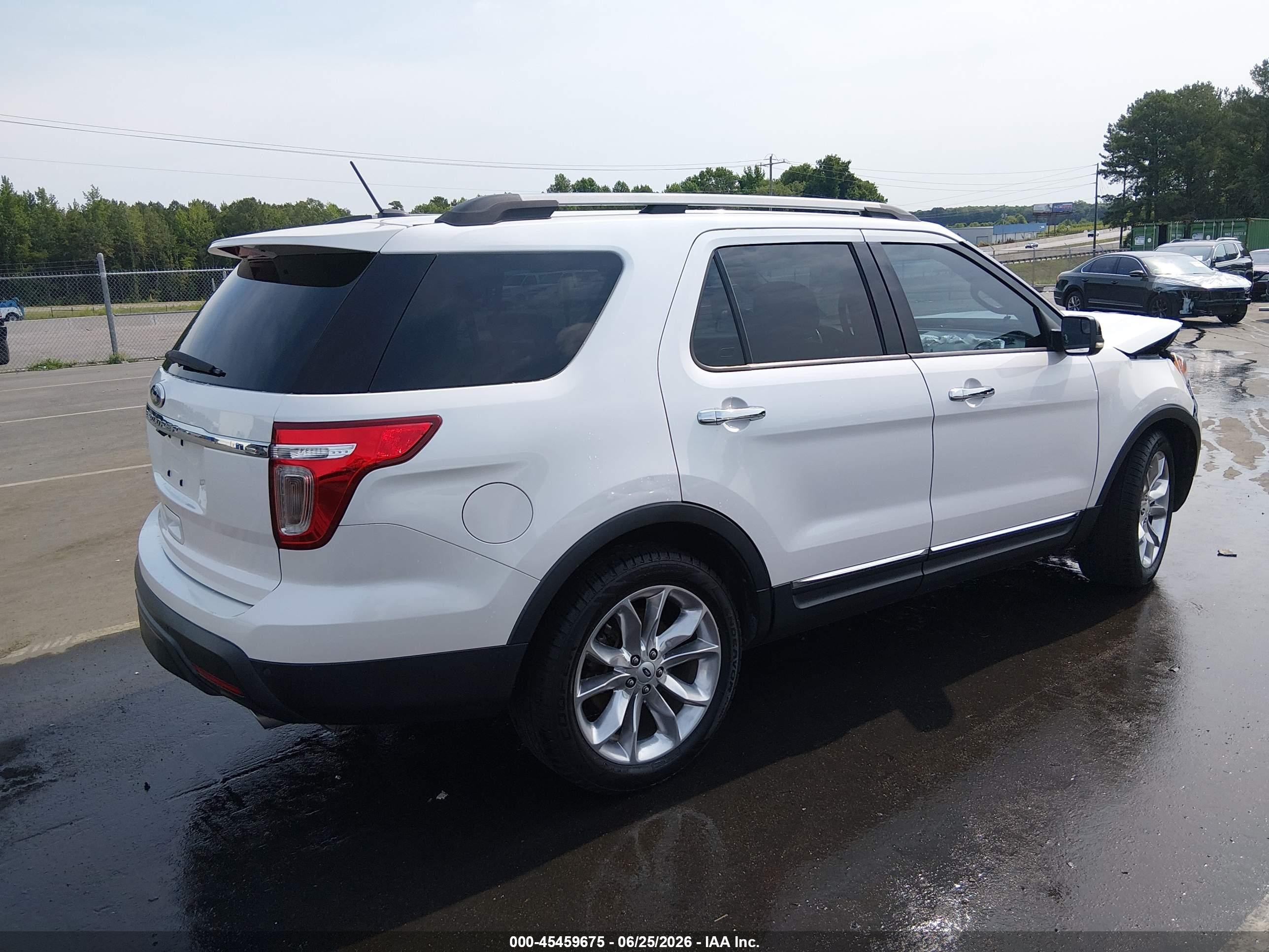 2012 Ford Explorer Xlt White vin: 1FMHK7D88CGA90608