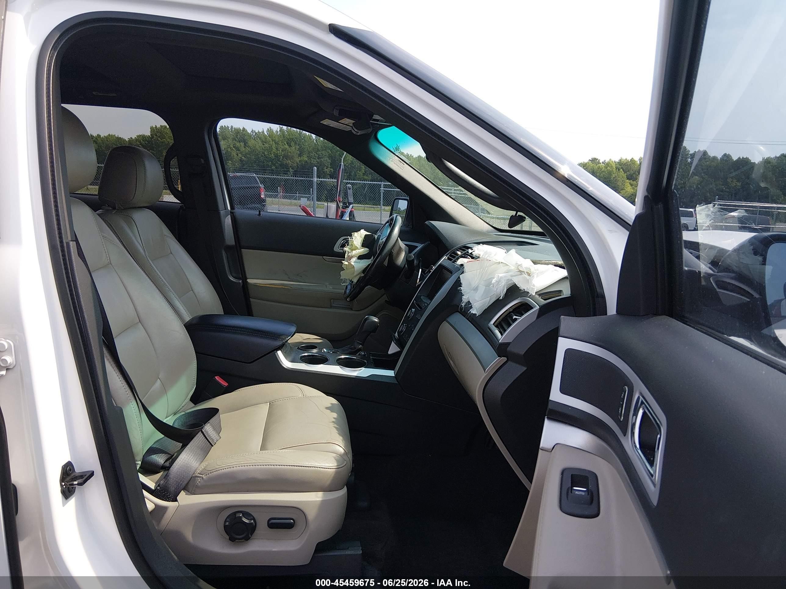 2012 Ford Explorer Xlt White vin: 1FMHK7D88CGA90608