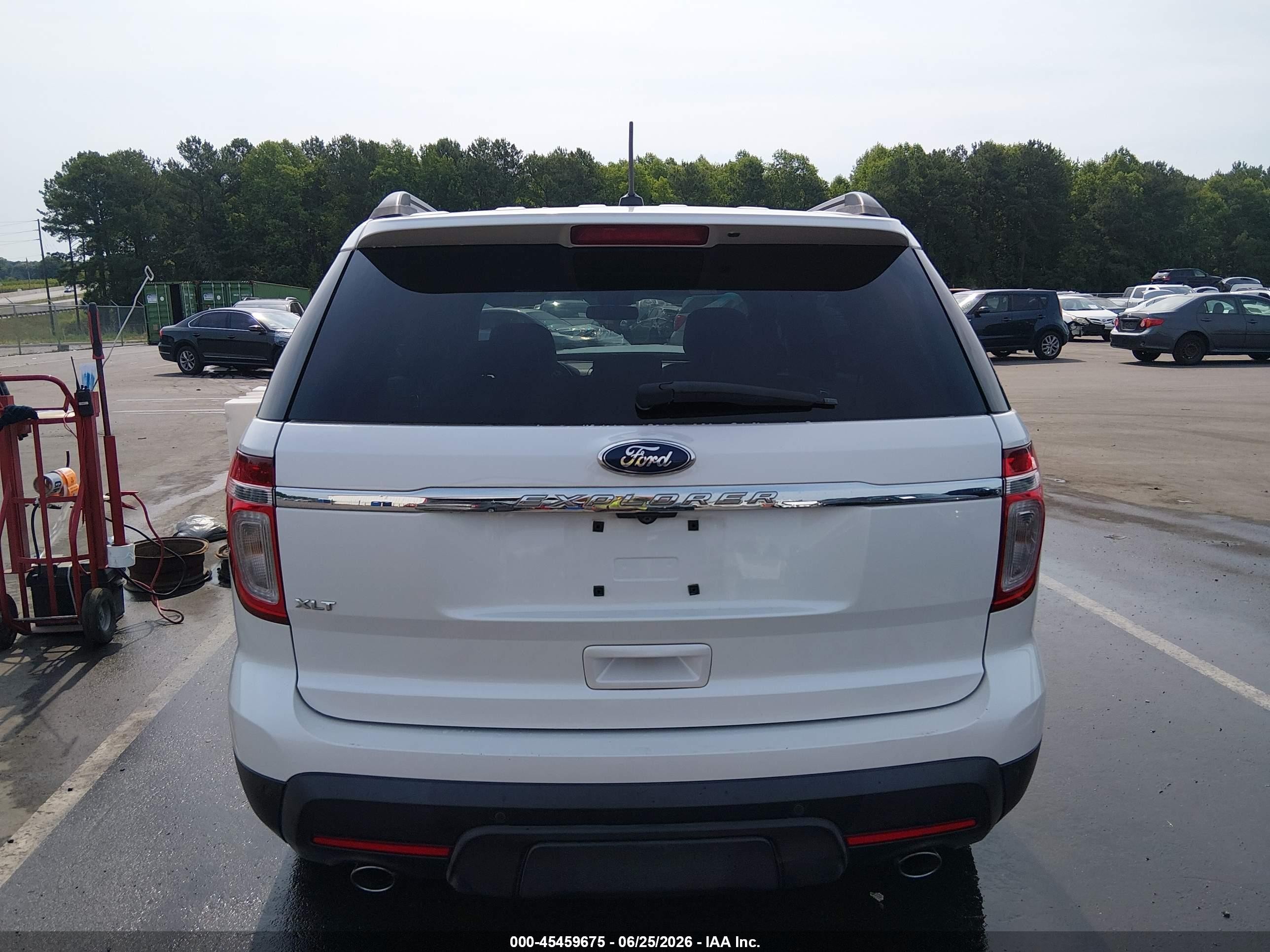2012 Ford Explorer Xlt White vin: 1FMHK7D88CGA90608