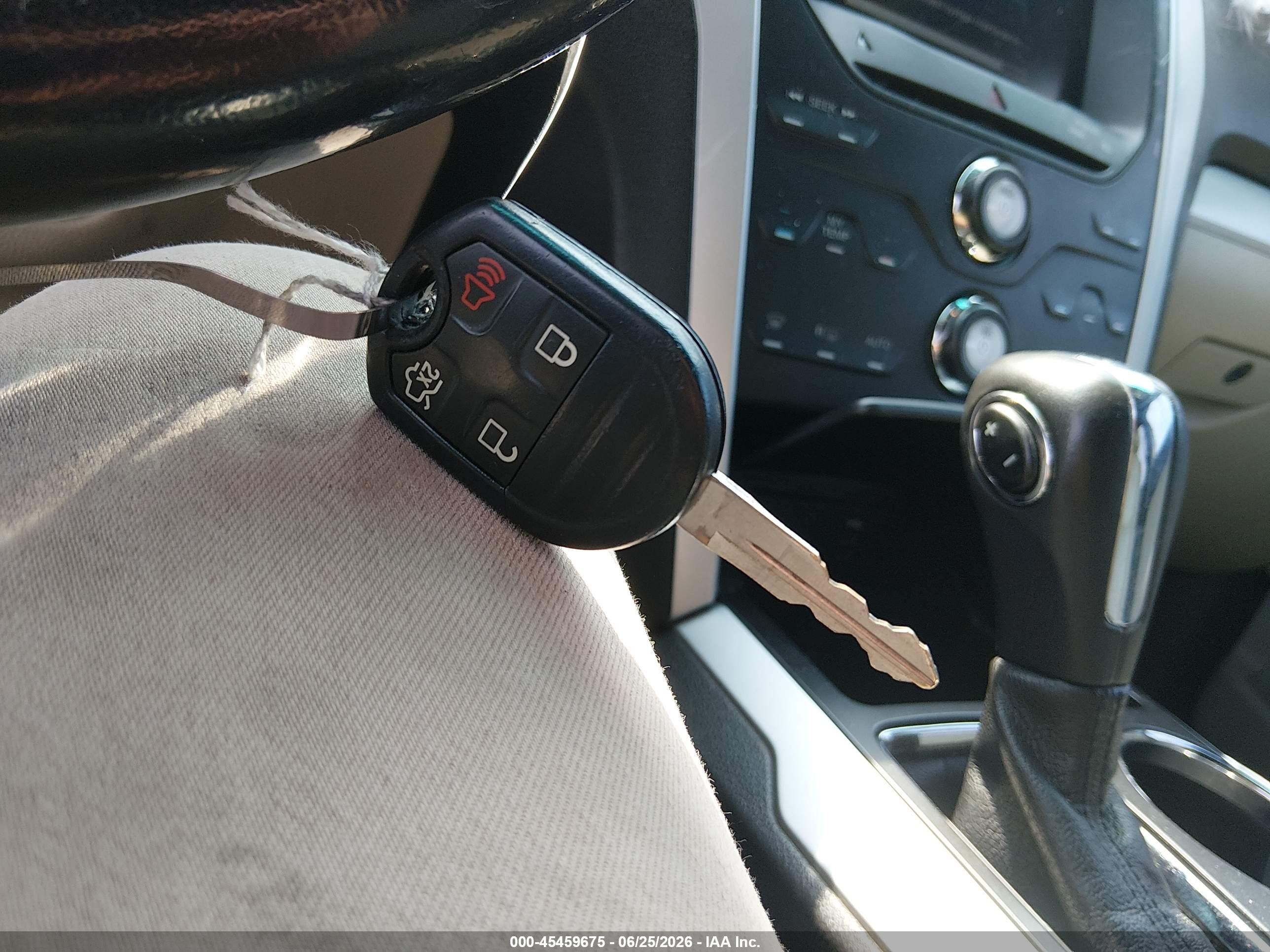 2012 Ford Explorer Xlt White vin: 1FMHK7D88CGA90608