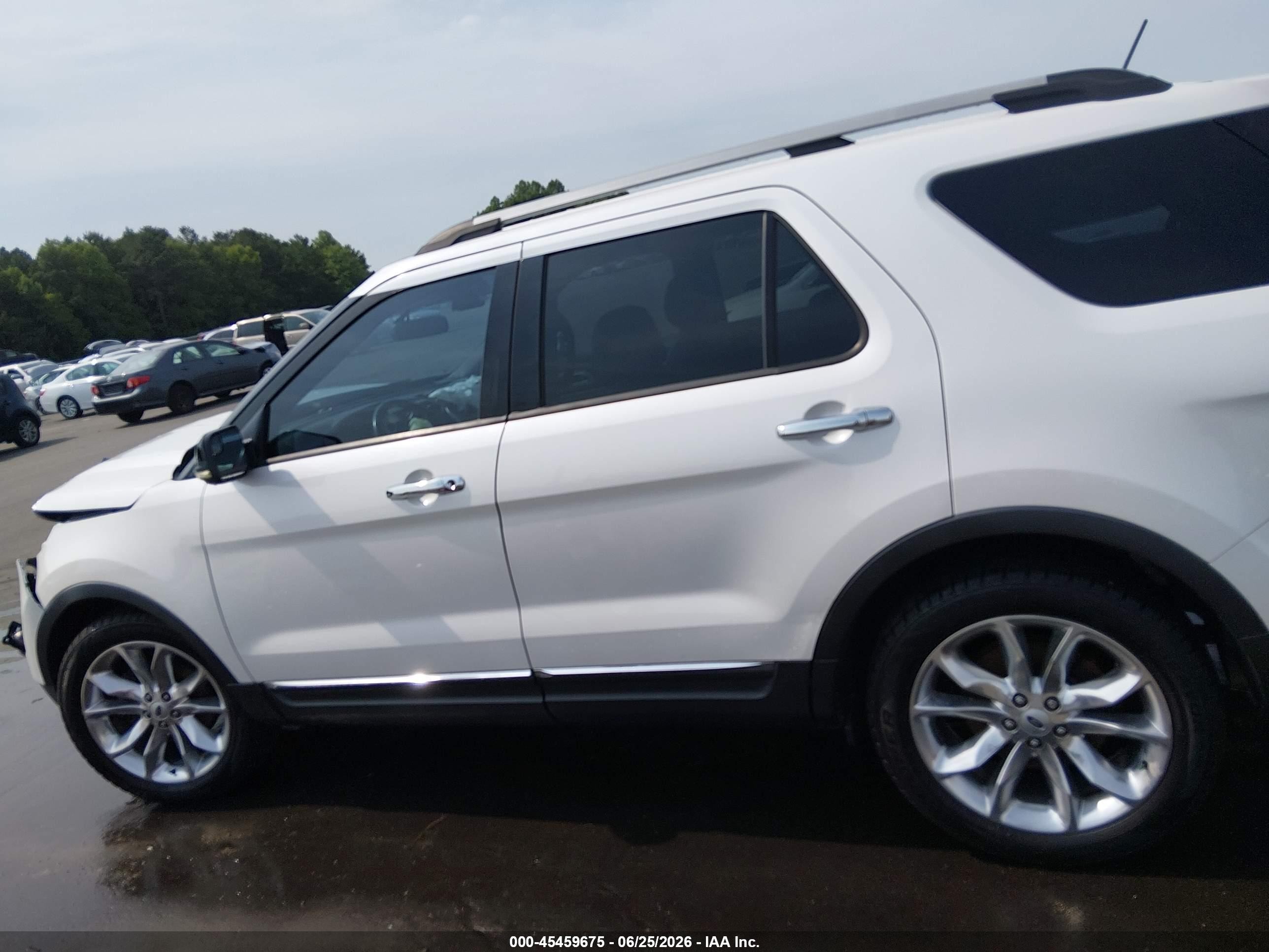 2012 Ford Explorer Xlt White vin: 1FMHK7D88CGA90608