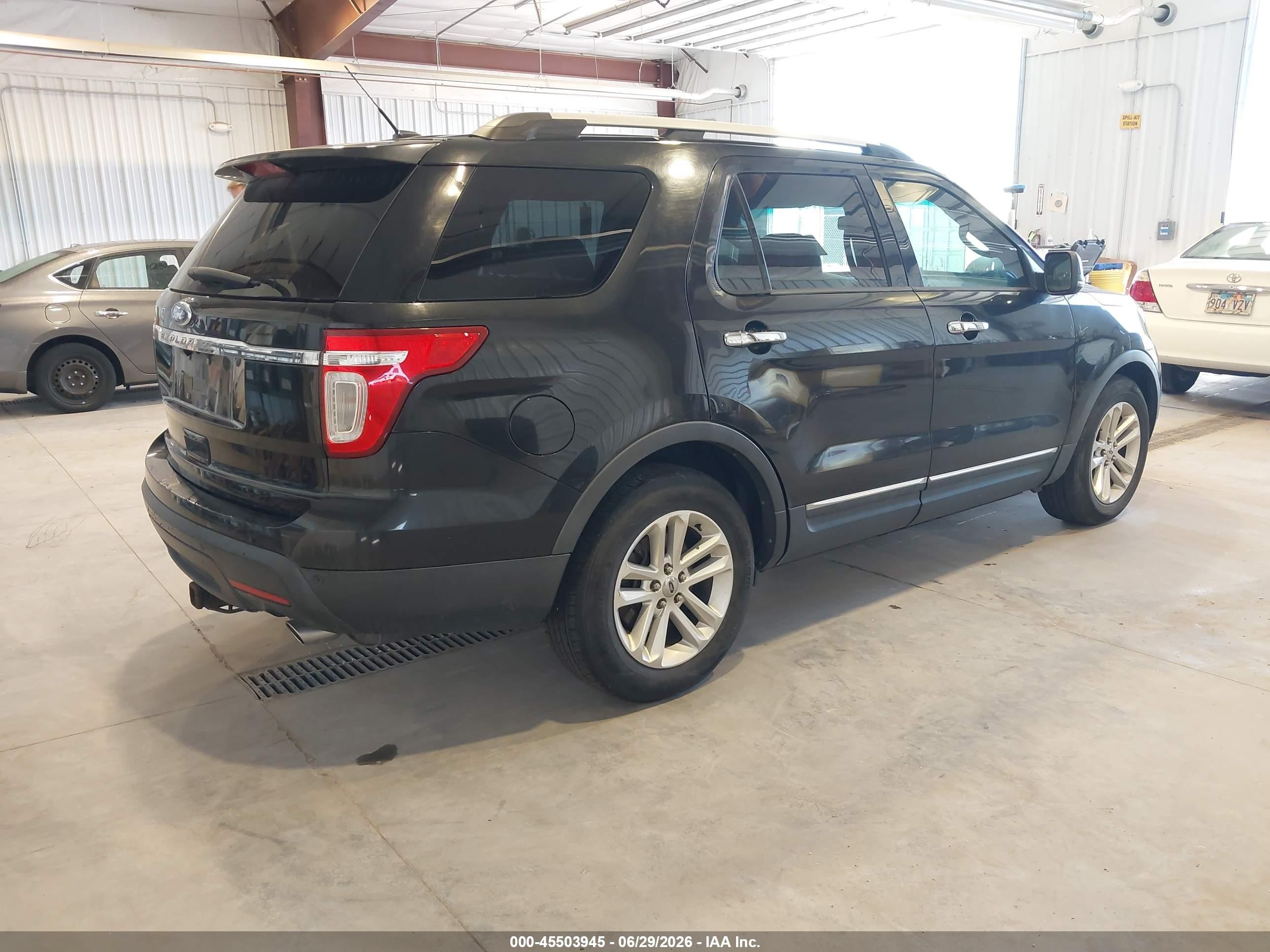 2011 Ford Explorer Xlt Black vin: 1FMHK7D89BGA52075