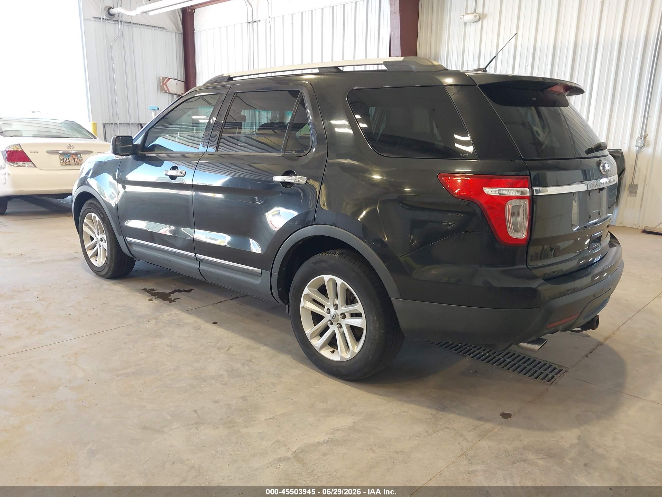 2011 Ford Explorer Xlt Black vin: 1FMHK7D89BGA52075