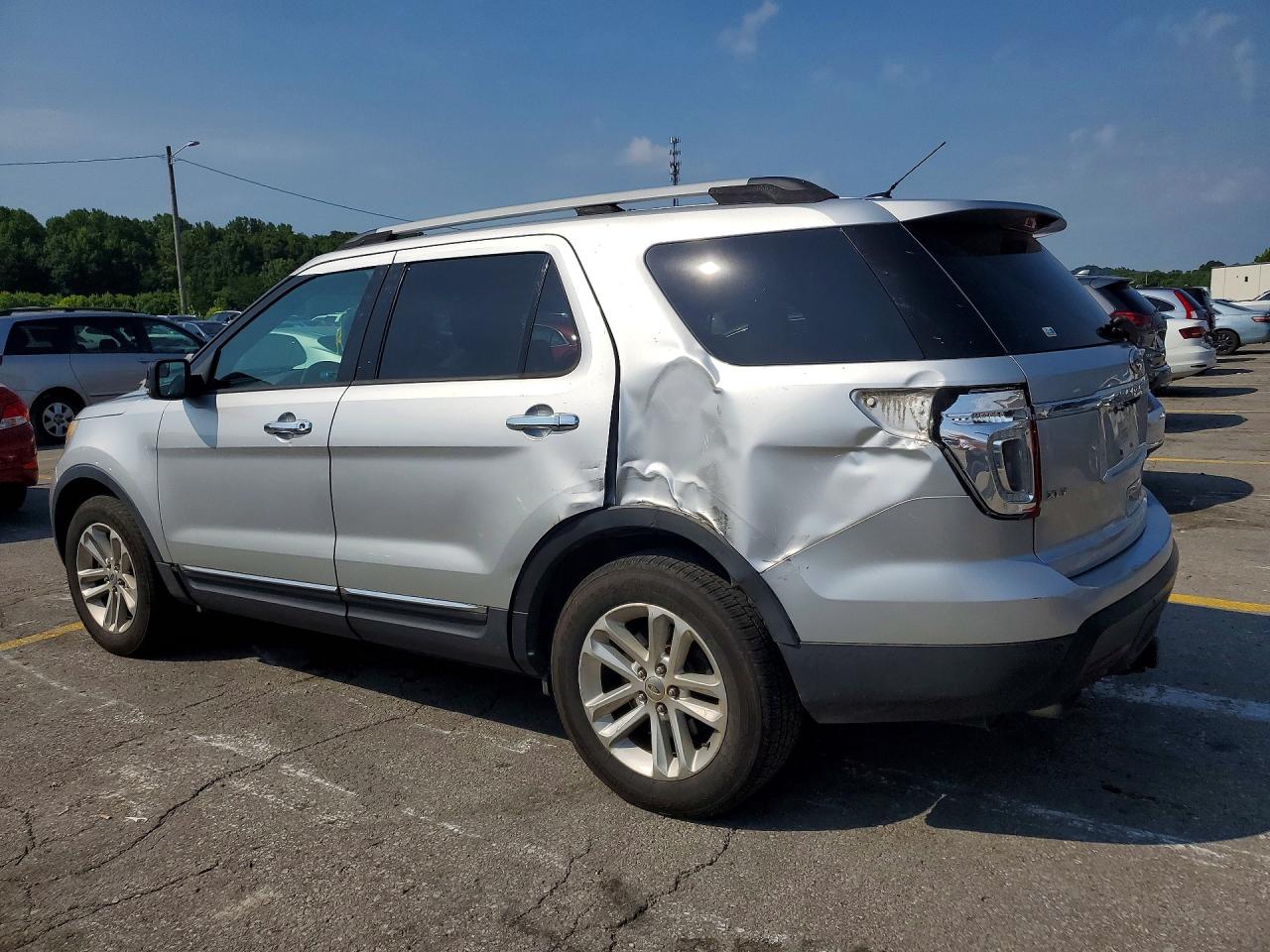 2011 Ford Explorer Xlt Silver vin: 1FMHK7D89BGA57485