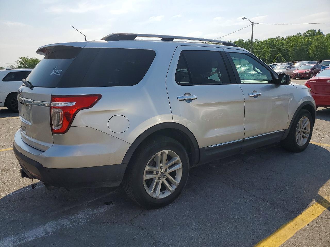 2011 Ford Explorer Xlt Silver vin: 1FMHK7D89BGA57485