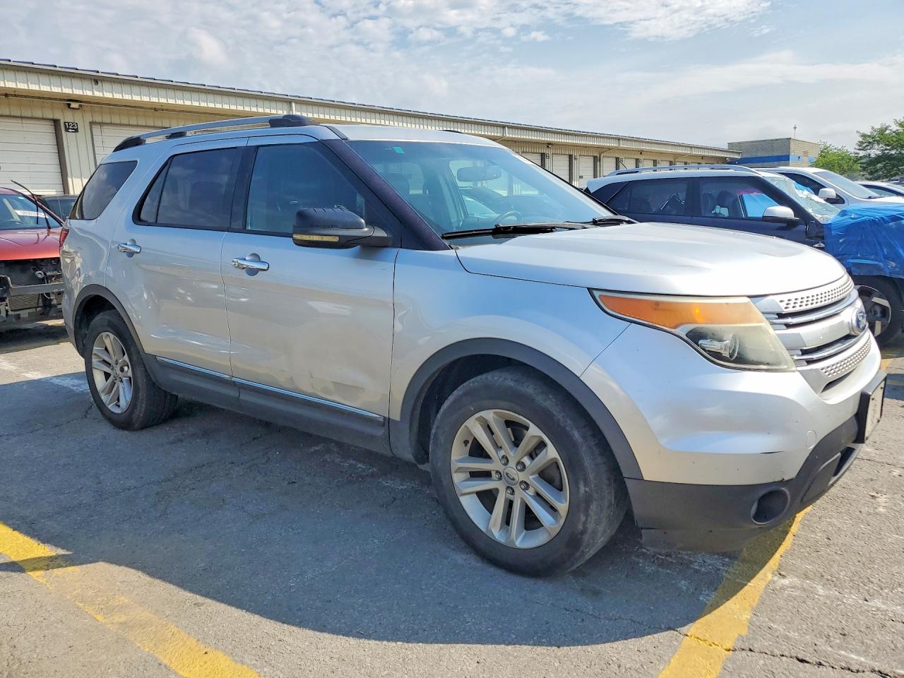 2011 Ford Explorer Xlt Silver vin: 1FMHK7D89BGA57485