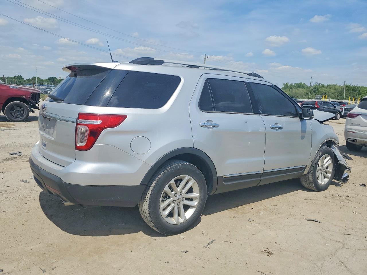 2012 Ford Explorer Xlt Silver vin: 1FMHK7D89CGA39893