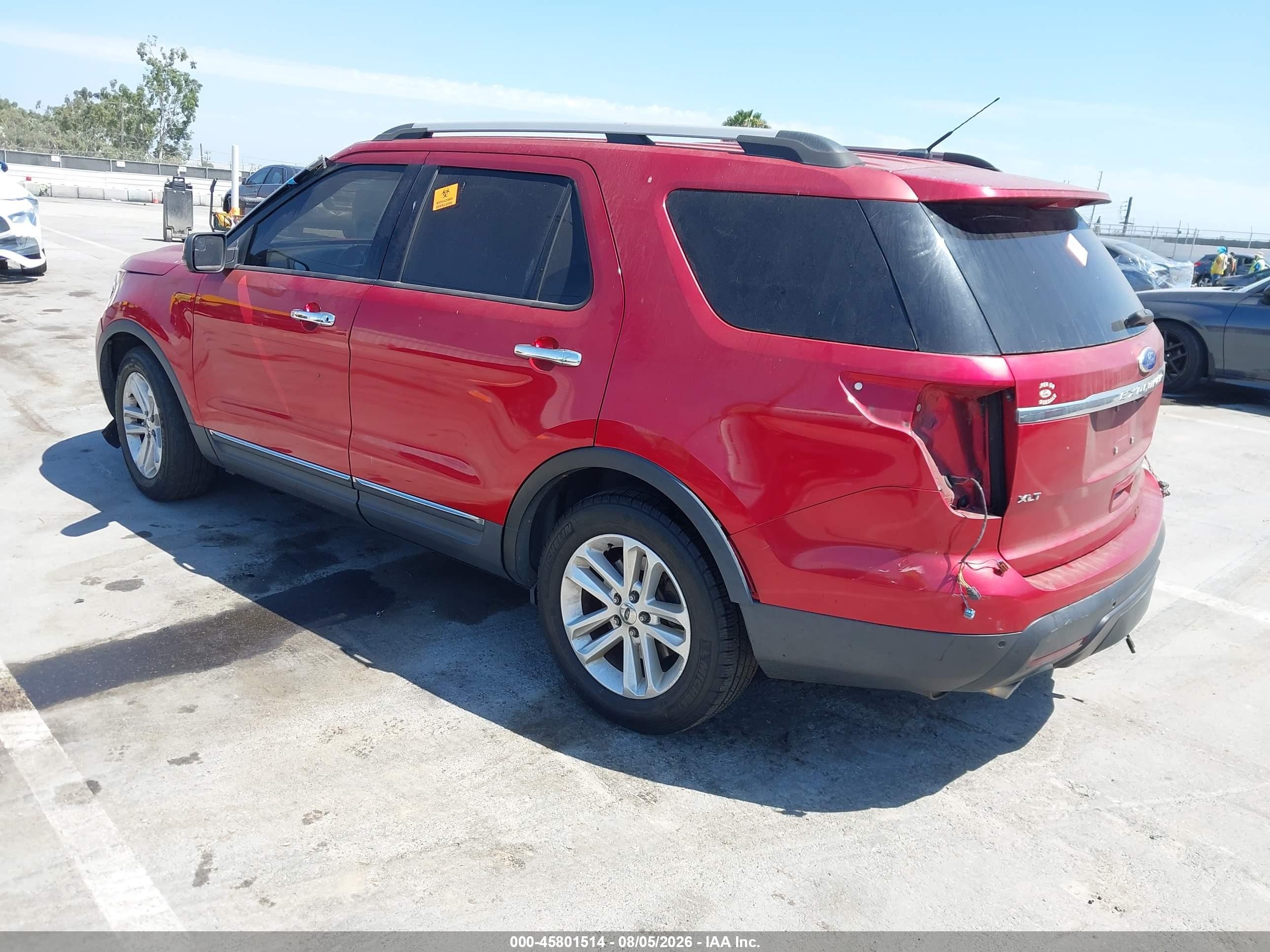 2011 Ford Explorer Xlt Red vin: 1FMHK7D8XBGA56815