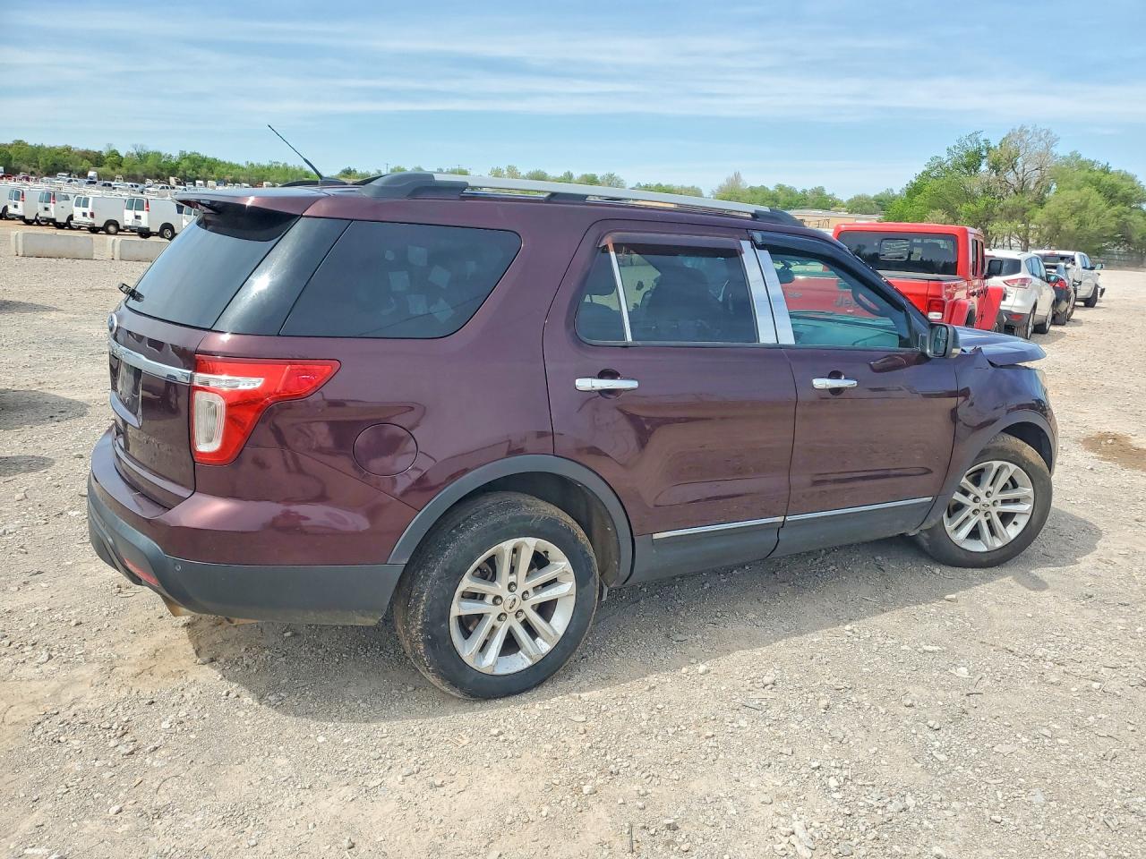 2011 Ford Explorer Xlt Burgundy vin: 1FMHK7D8XBGA63537