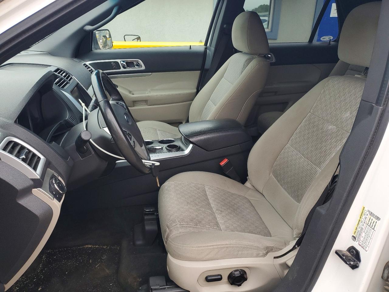 2011 Ford Explorer Xlt White vin: 1FMHK7D8XBGA68429