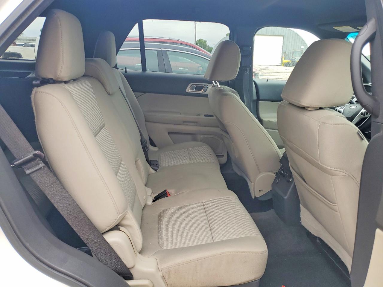 2011 Ford Explorer Xlt White vin: 1FMHK7D8XBGA68429