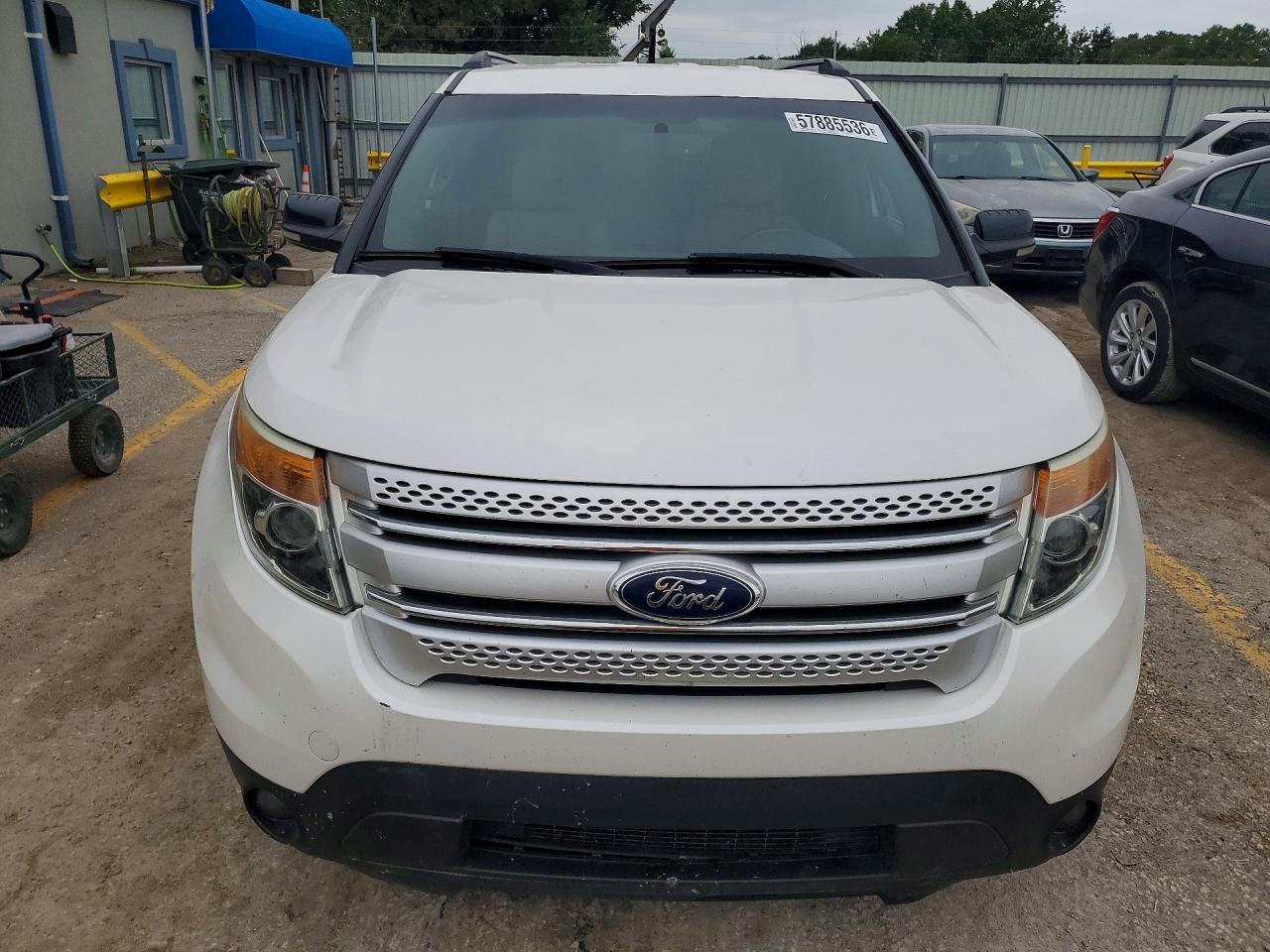 2011 Ford Explorer Xlt White vin: 1FMHK7D8XBGA68429
