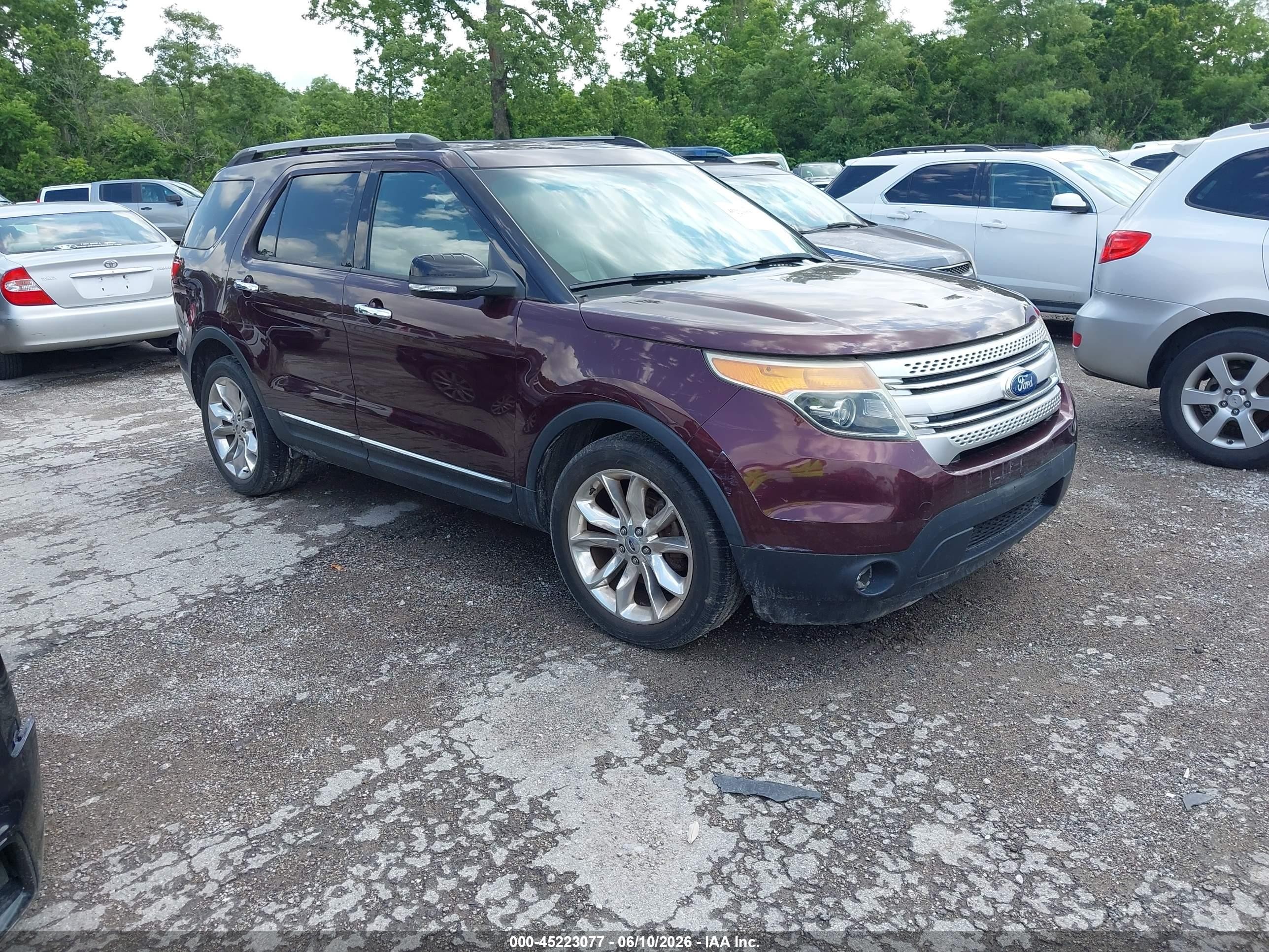 2011 Ford Explorer Xlt Maroon vin: 1FMHK7D8XBGA75946