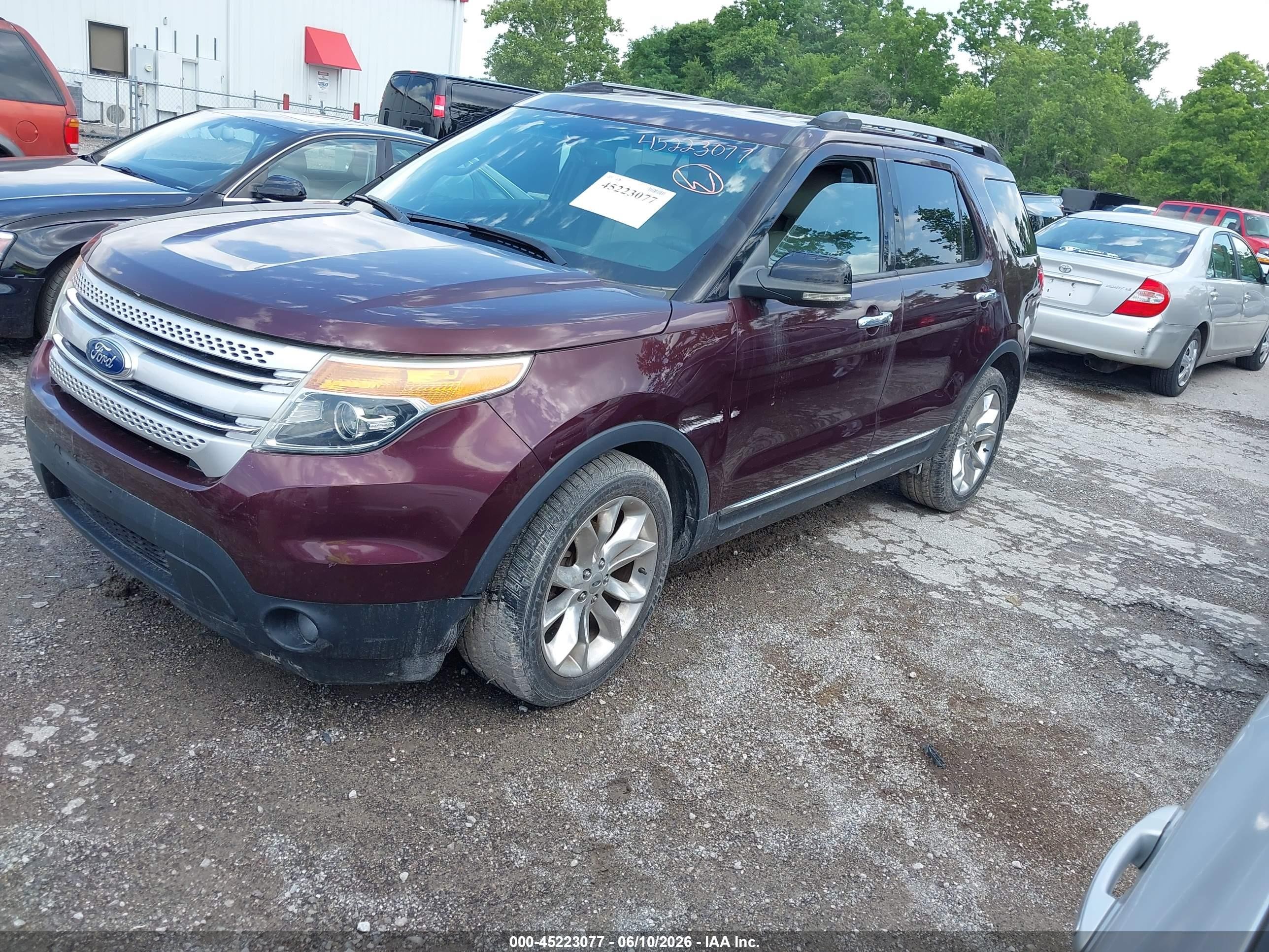 2011 Ford Explorer Xlt Maroon vin: 1FMHK7D8XBGA75946