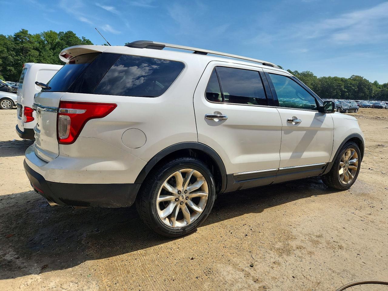 2012 Ford Explorer Xlt White vin: 1FMHK7D8XCGA50417