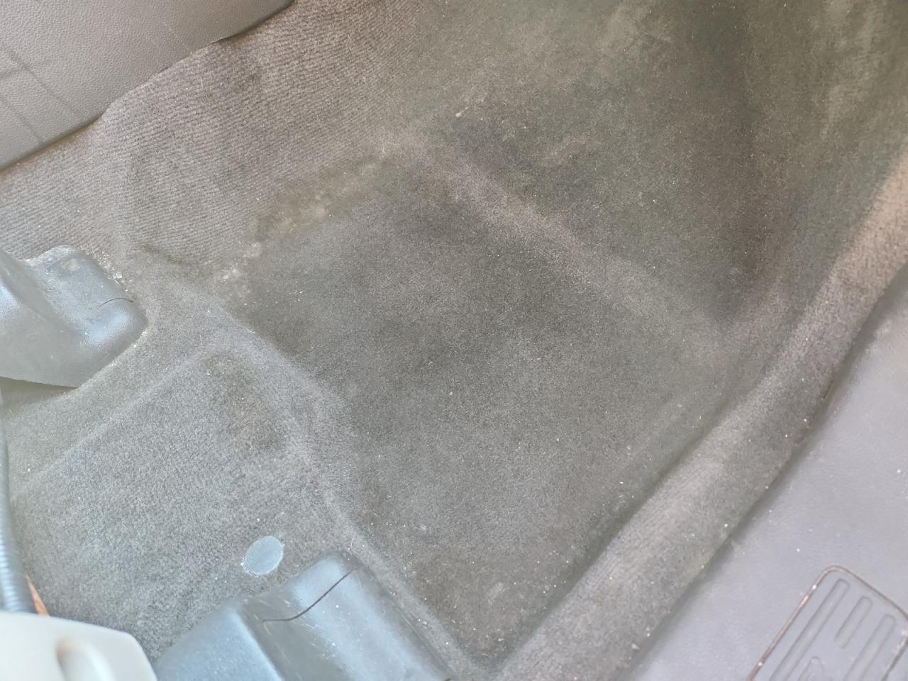2012 Ford Explorer Xlt White vin: 1FMHK7D8XCGA50417 Damage: Right Front Carpet, Stained, Permanent